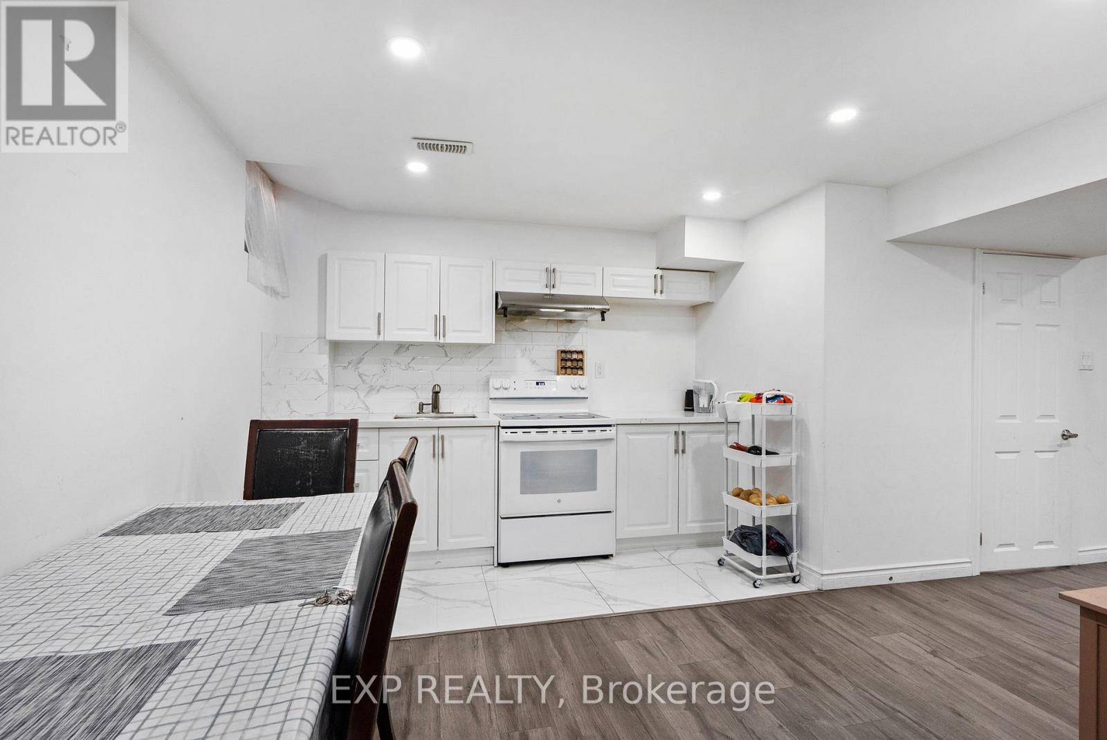 146 Vanhorne Close, Brampton, Ontario  L7A 0G2 - Photo 34 - W12518170