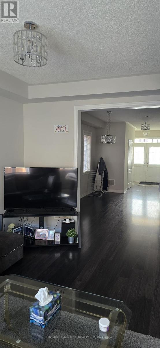 6 Ridge Drive, Caledon, Ontario L7K 0G2 - Photo 4 - W12518176