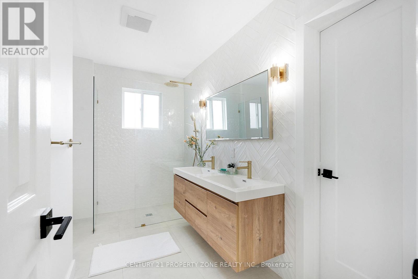 380 Summerchase Drive, Oakville, Ontario L6H 5T7 - Photo 36 - W12518224