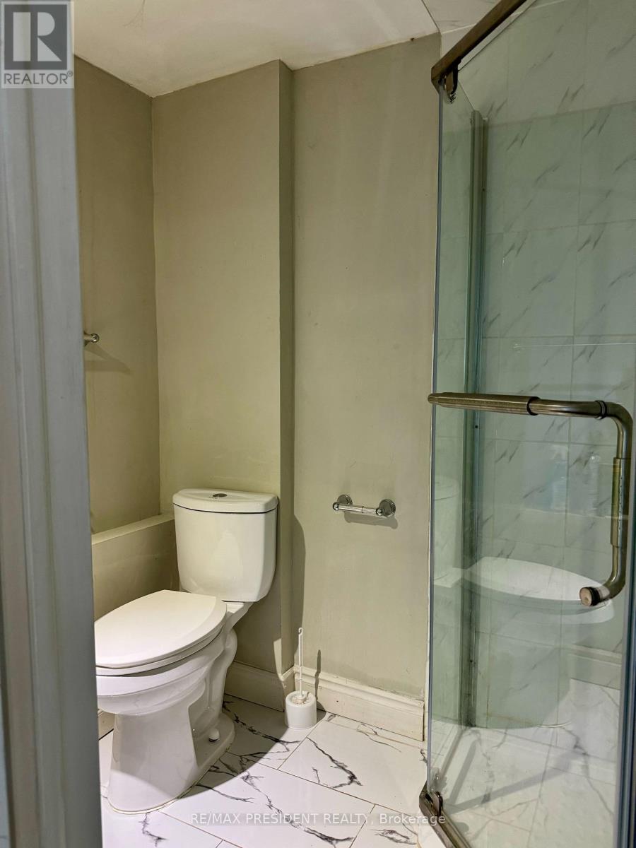 38 Nectarine Crescent, Brampton, Ontario L6S 5Z1 - Photo 13 - W12518228