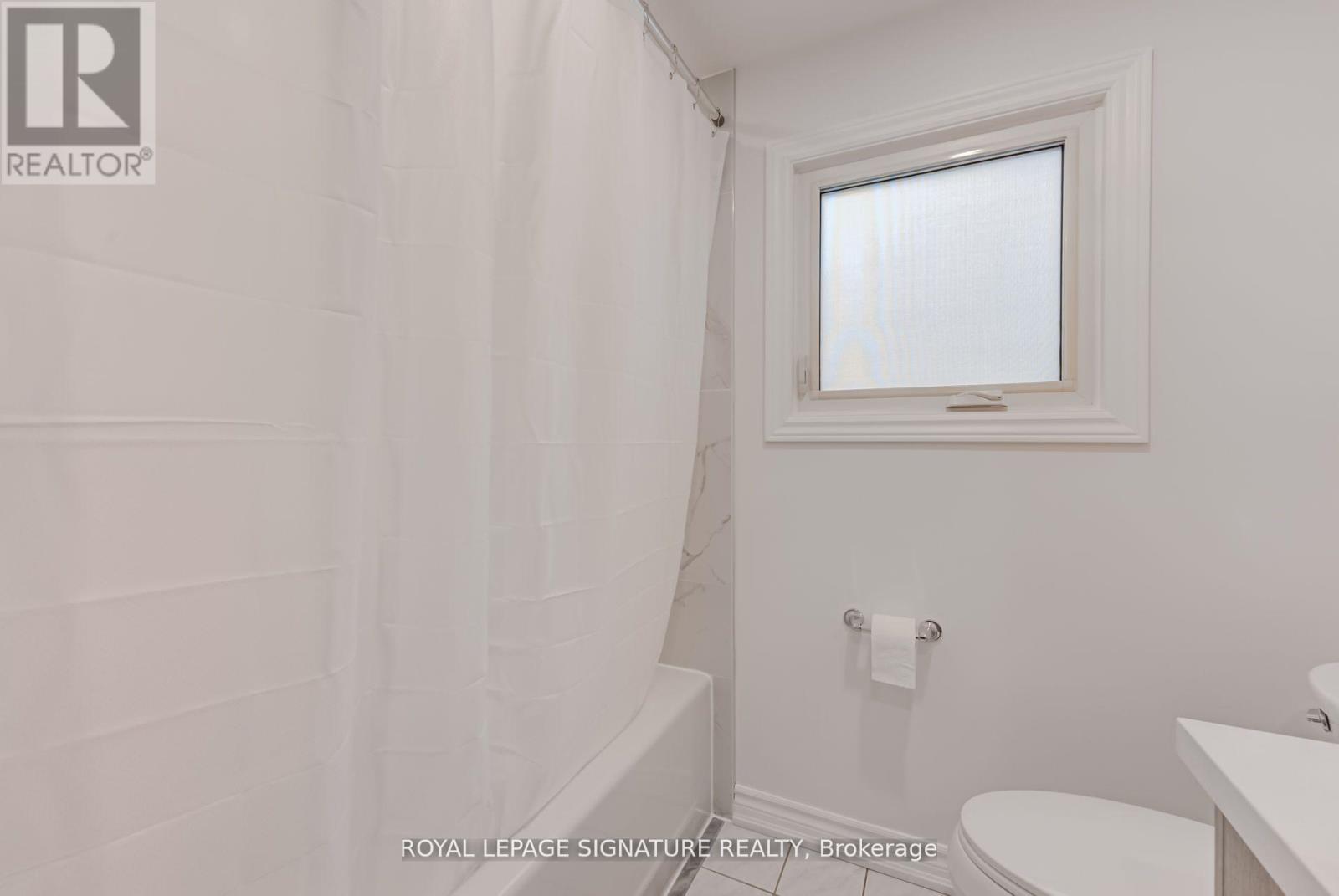 36 Denlow Drive, Brampton, Ontario L6Y 2L4 - Photo 24 - W12518262