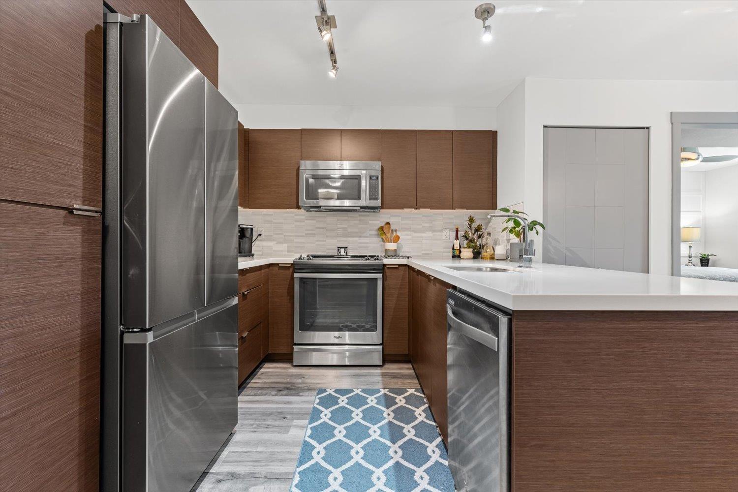 202 19201 66a Avenue, Surrey, British Columbia  V4N 6N7 - Photo 5 - R3064985