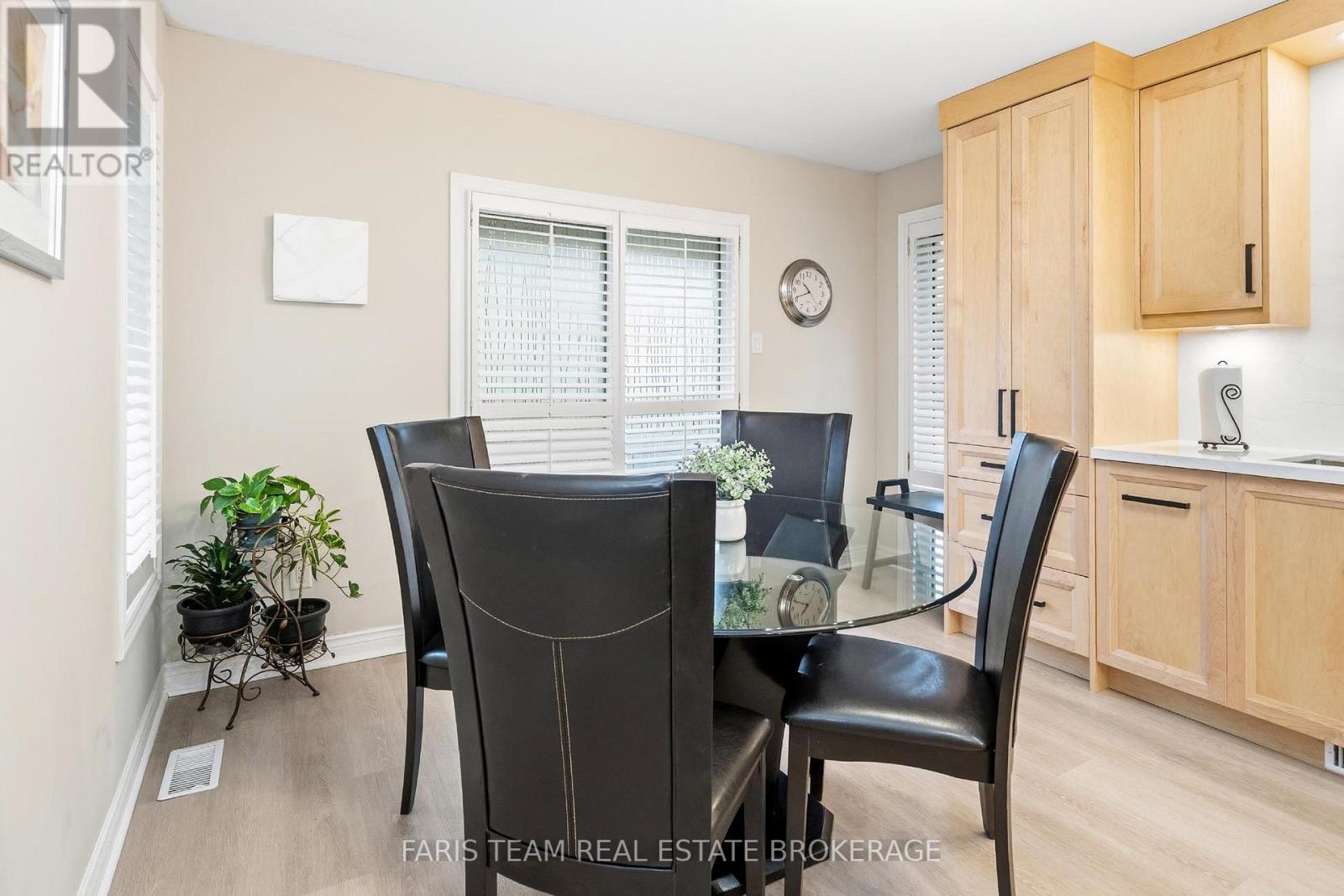 2 Forest Edge Crescent, East Gwillimbury, Ontario  L9N 1R8 - Photo 11 - N12460085