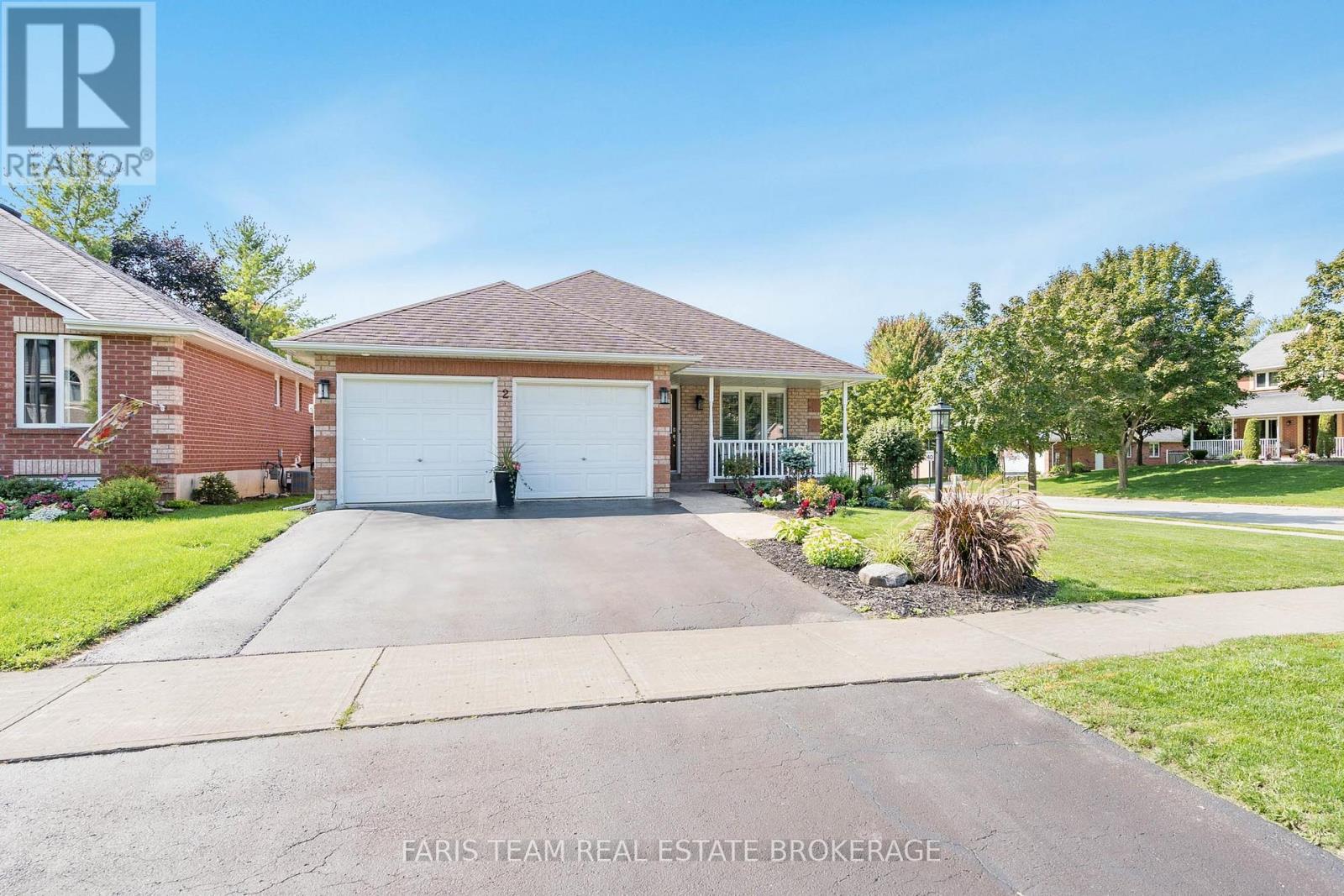 2 FOREST EDGE CRESCENT, East Gwillimbury, Ontario
