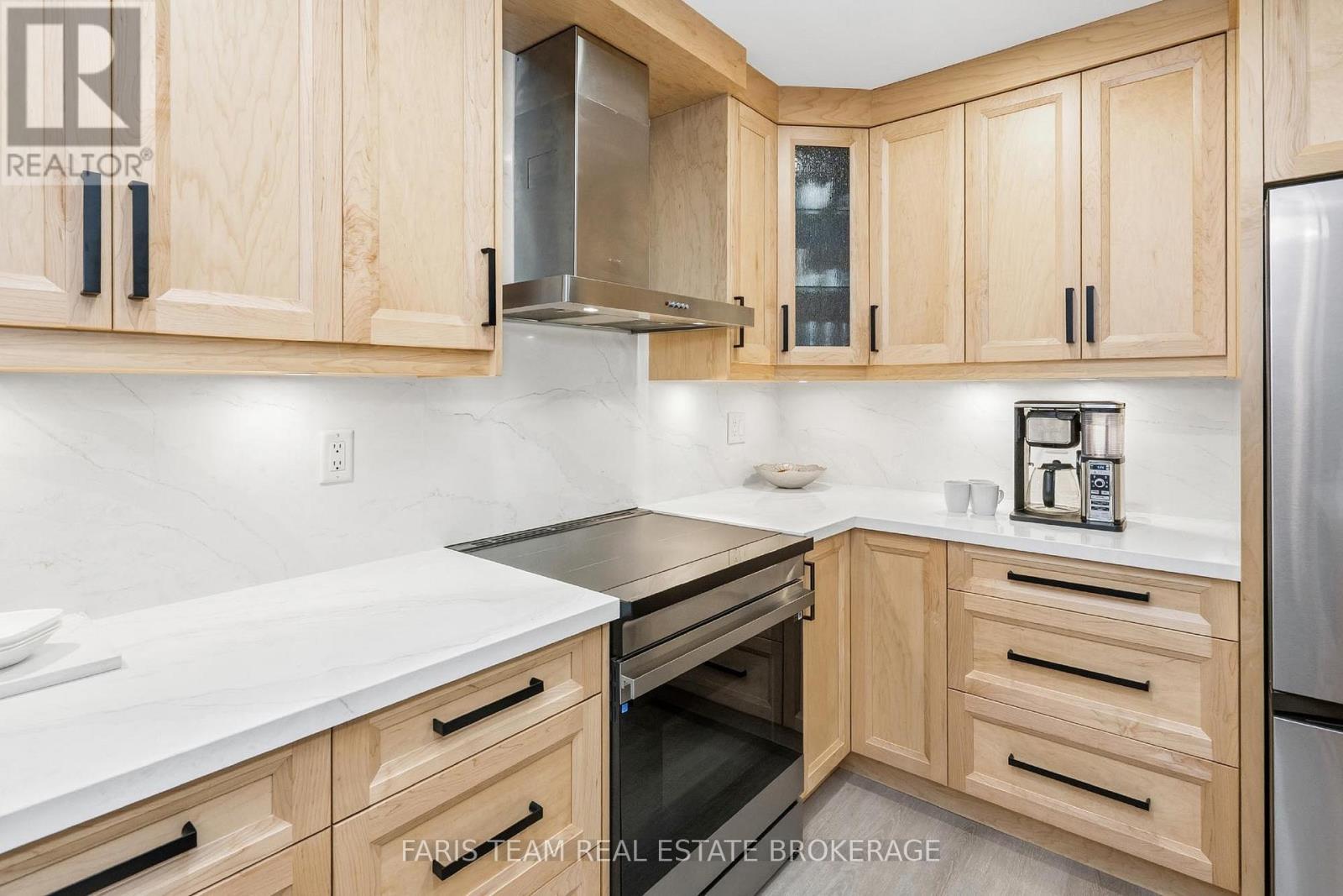 2 Forest Edge Crescent, East Gwillimbury, Ontario  L9N 1R8 - Photo 8 - N12460085