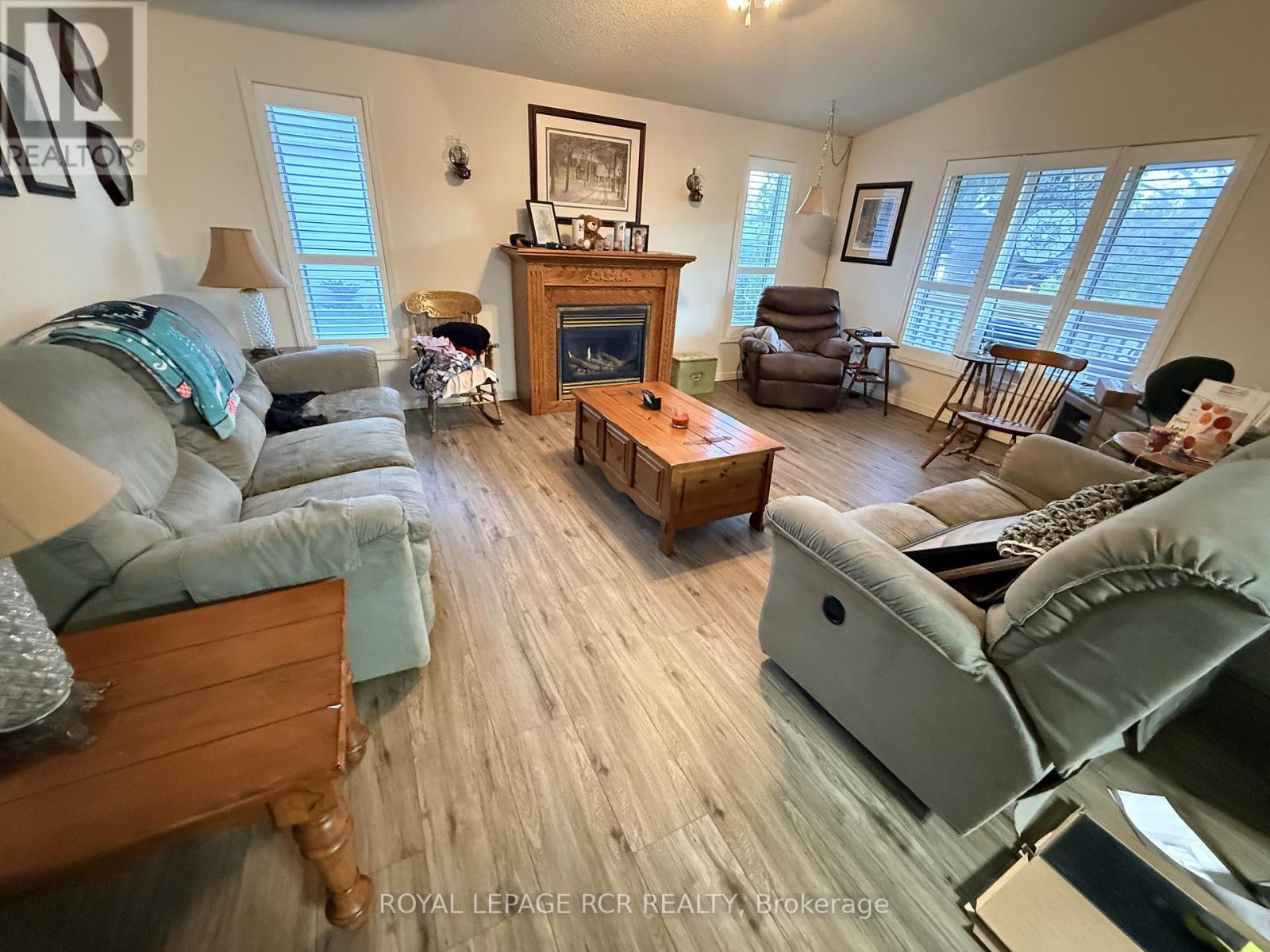 9 Indiana Avenue, Wasaga Beach, Ontario  L0L 2P0 - Photo 12 - S12333053