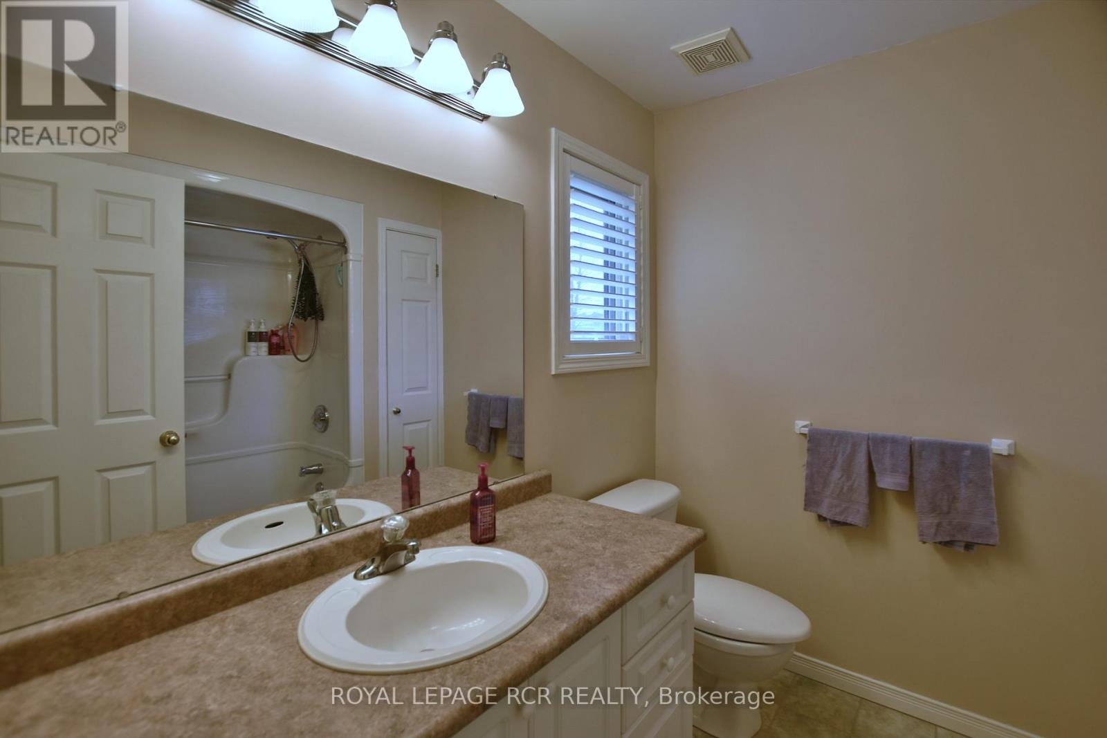 9 Indiana Avenue, Wasaga Beach, Ontario  L0L 2P0 - Photo 20 - S12333053