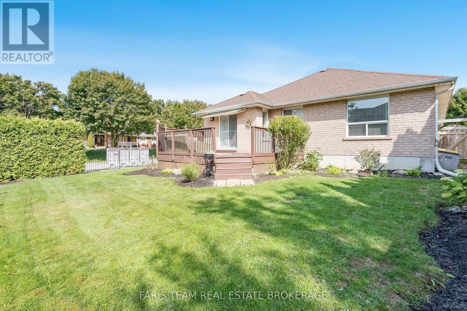 2 Forest Edge Crescent, East Gwillimbury, Ontario  L9N 1R8 - Photo 34 - N12460085