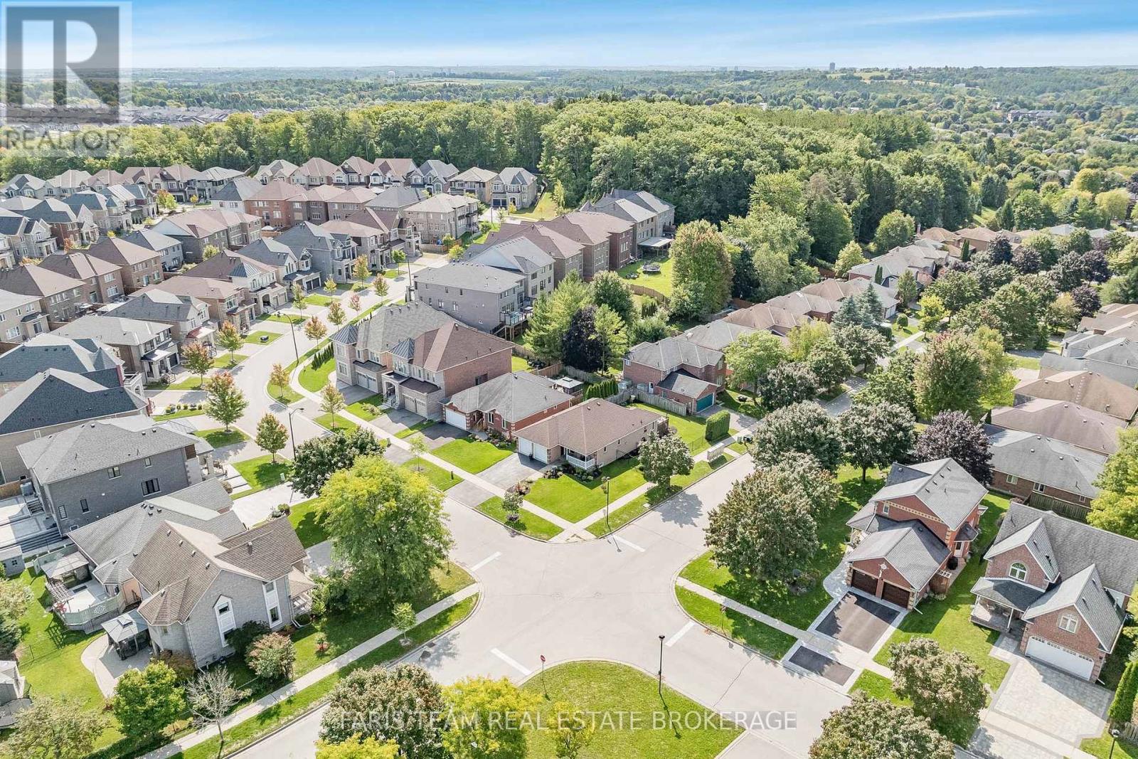 2 Forest Edge Crescent, East Gwillimbury, Ontario  L9N 1R8 - Photo 36 - N12460085