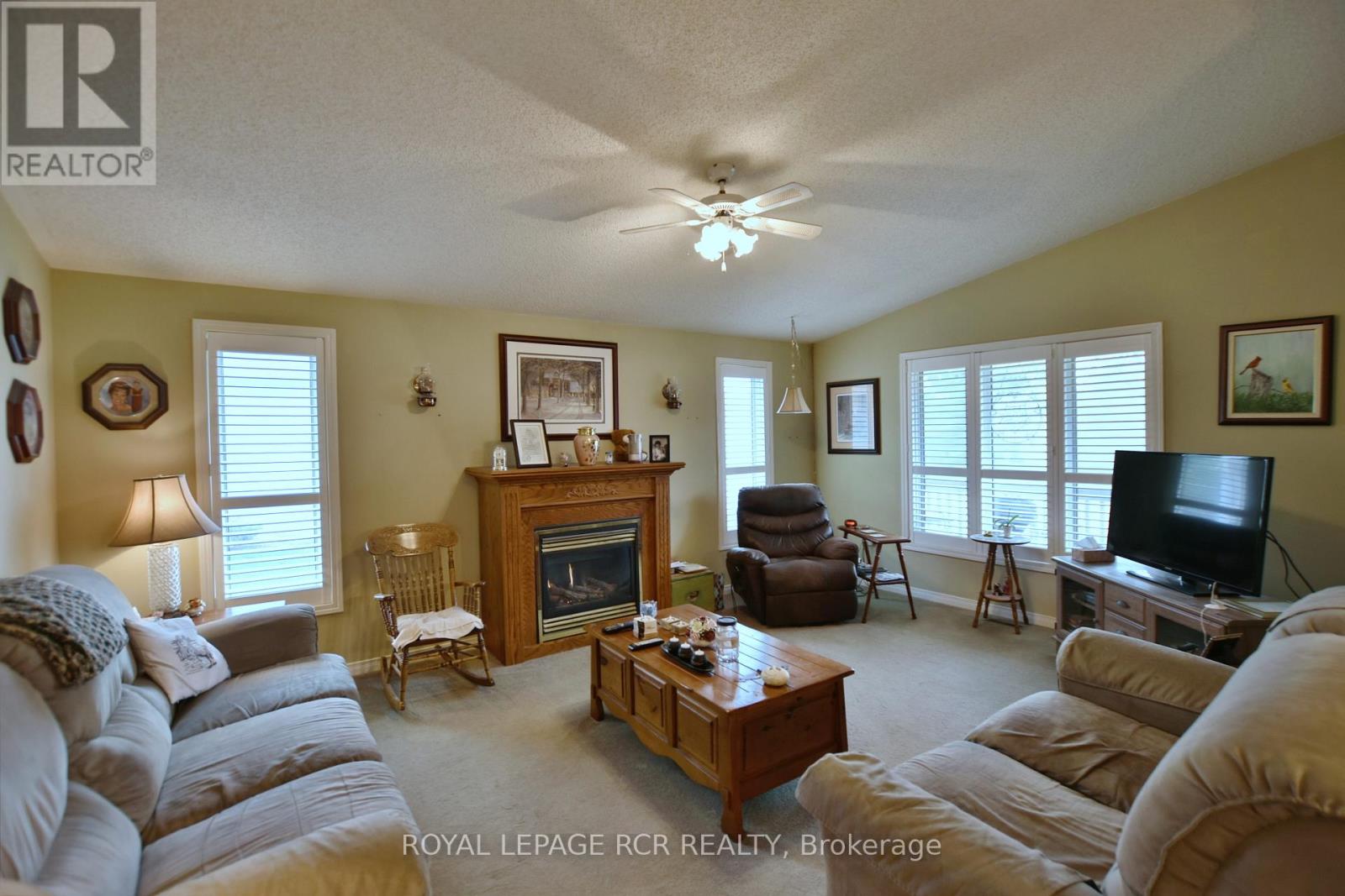 9 Indiana Avenue, Wasaga Beach, Ontario  L0L 2P0 - Photo 11 - S12333053