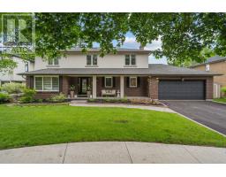 7 CARL CRESCENT, Hamilton, Ontario
