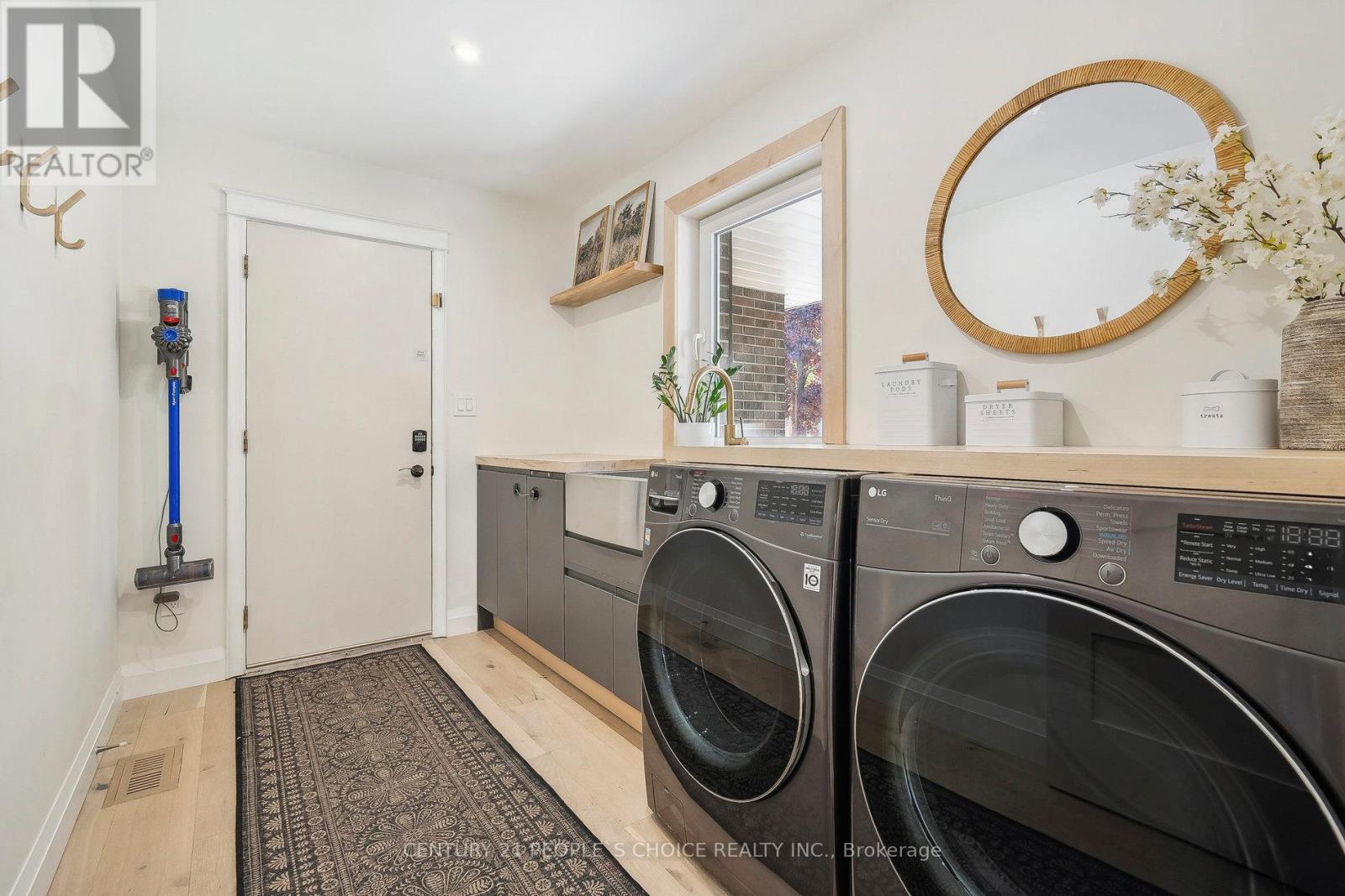 7 Carl Crescent, Hamilton, Ontario L0R 2H4 - Photo 15 - X12455168