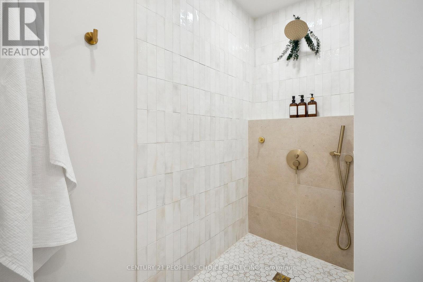 7 Carl Crescent, Hamilton, Ontario L0R 2H4 - Photo 18 - X12455168