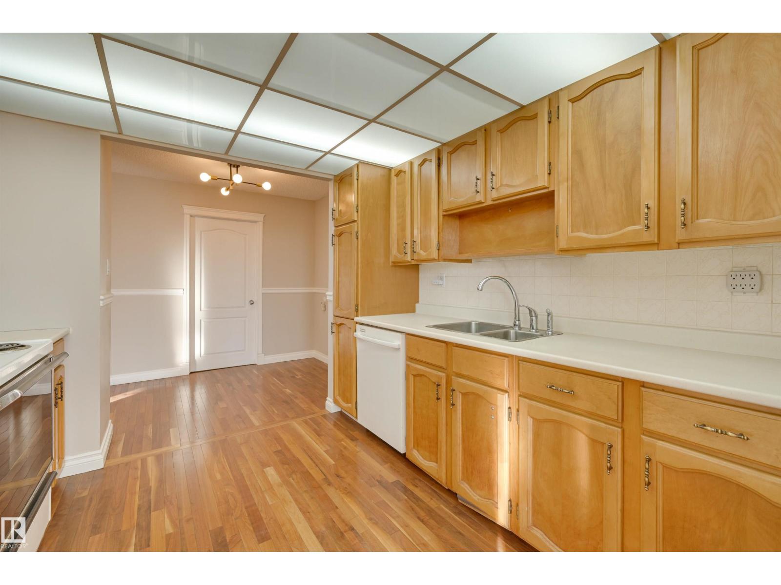 #301 9921 104 St Nw, Edmonton, Alberta T5K 2K3 - Photo 14 - E4463640