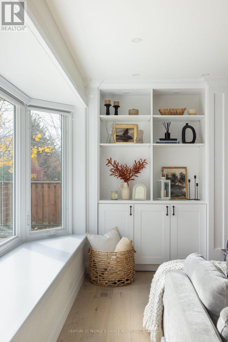 7 Carl Crescent, Hamilton, Ontario L0R 2H4 - Photo 5 - X12455168