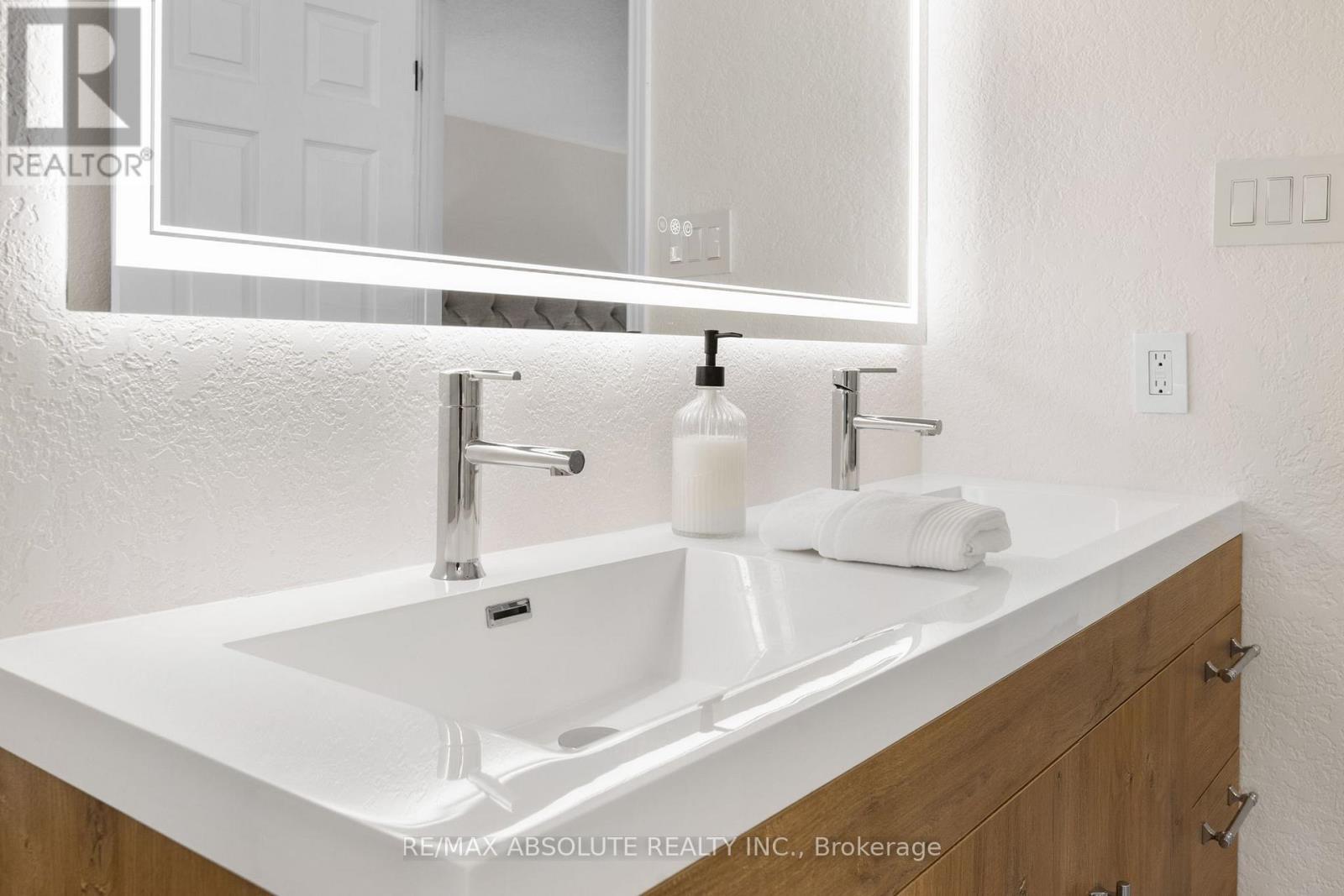 3 Buttonwood Trail, Ottawa, Ontario  K2S 1C9 - Photo 28 - X12518290