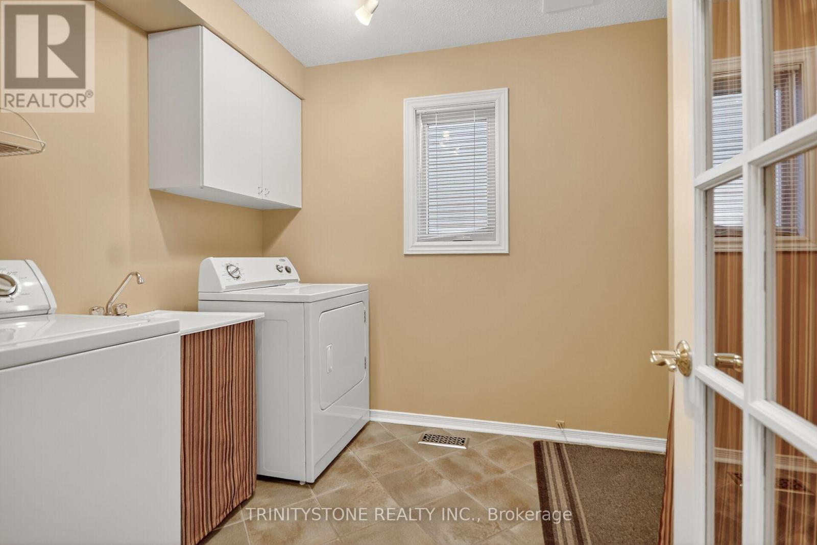 11 Whalings Circle, Ottawa, Ontario  K2S 1S4 - Photo 12 - X12518348