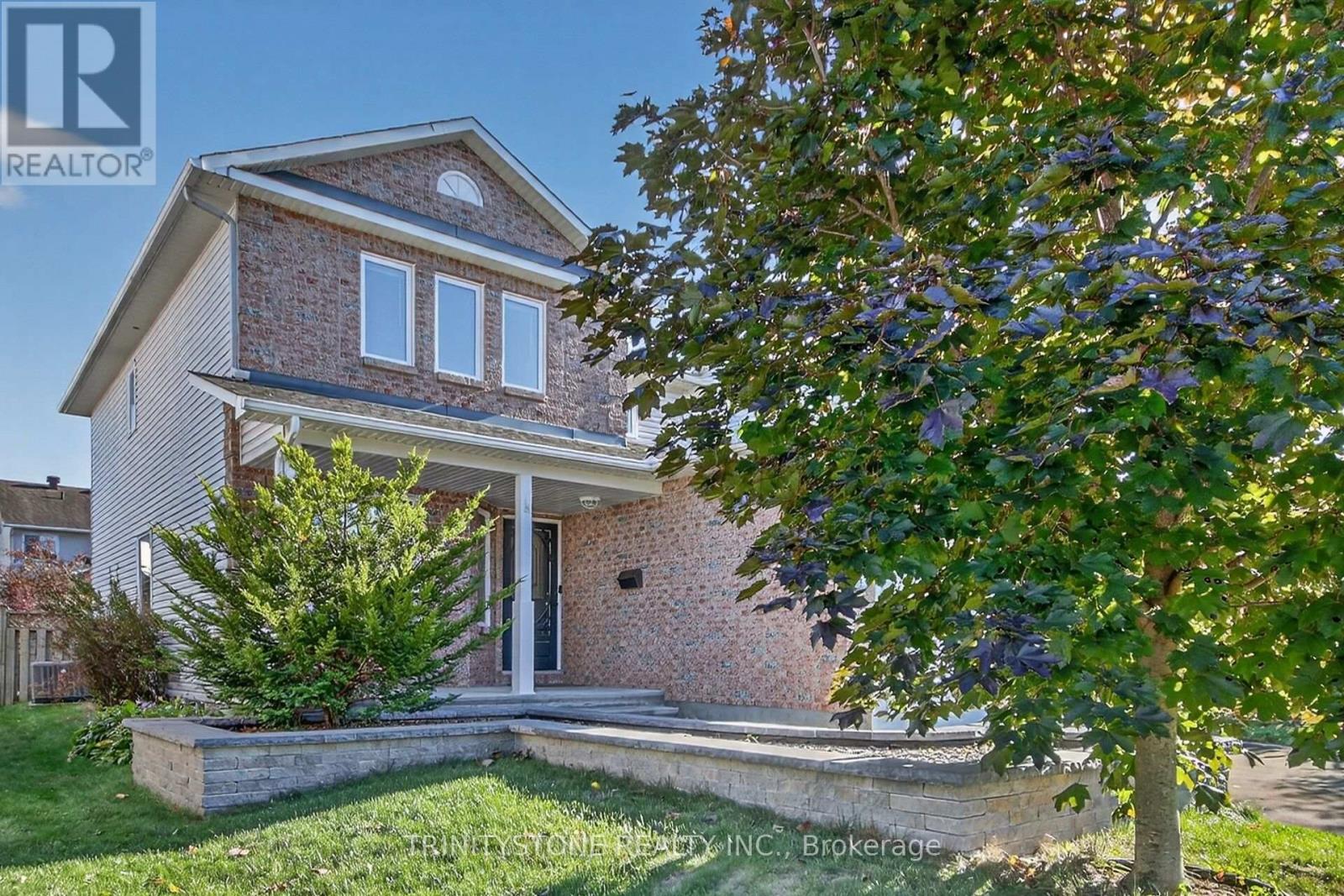 11 Whalings Circle, Ottawa, Ontario  K2S 1S4 - Photo 4 - X12518348