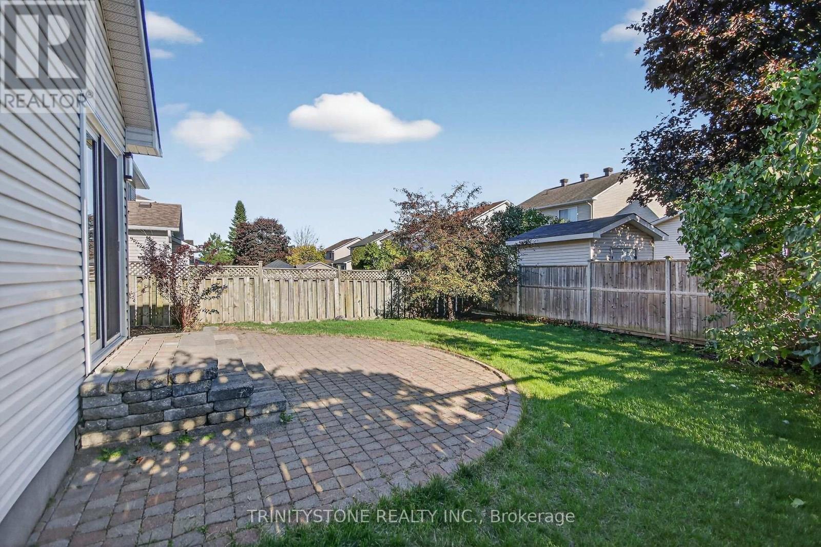 11 Whalings Circle, Ottawa, Ontario  K2S 1S4 - Photo 7 - X12518348