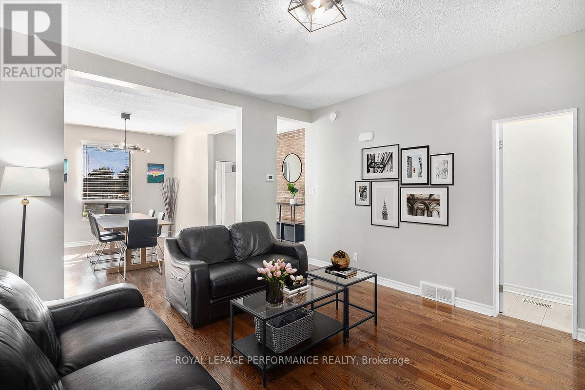 55 Argyle Avenue, Ottawa, Ontario  K2P 1B3 - Photo 3 - X12518398