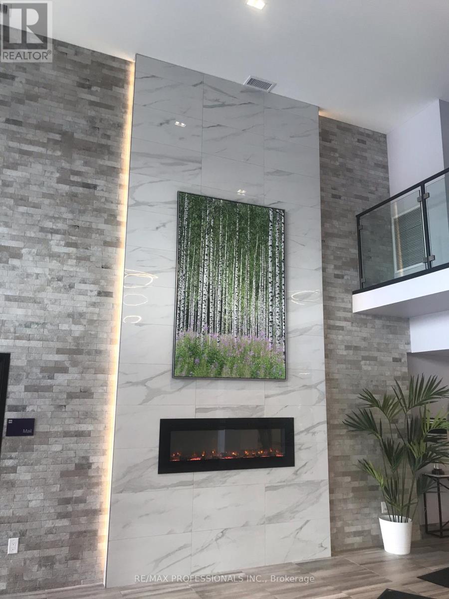 216 - 35 Kingsbury Square, Guelph, Ontario  N1L 1E6 - Photo 3 - X12518122