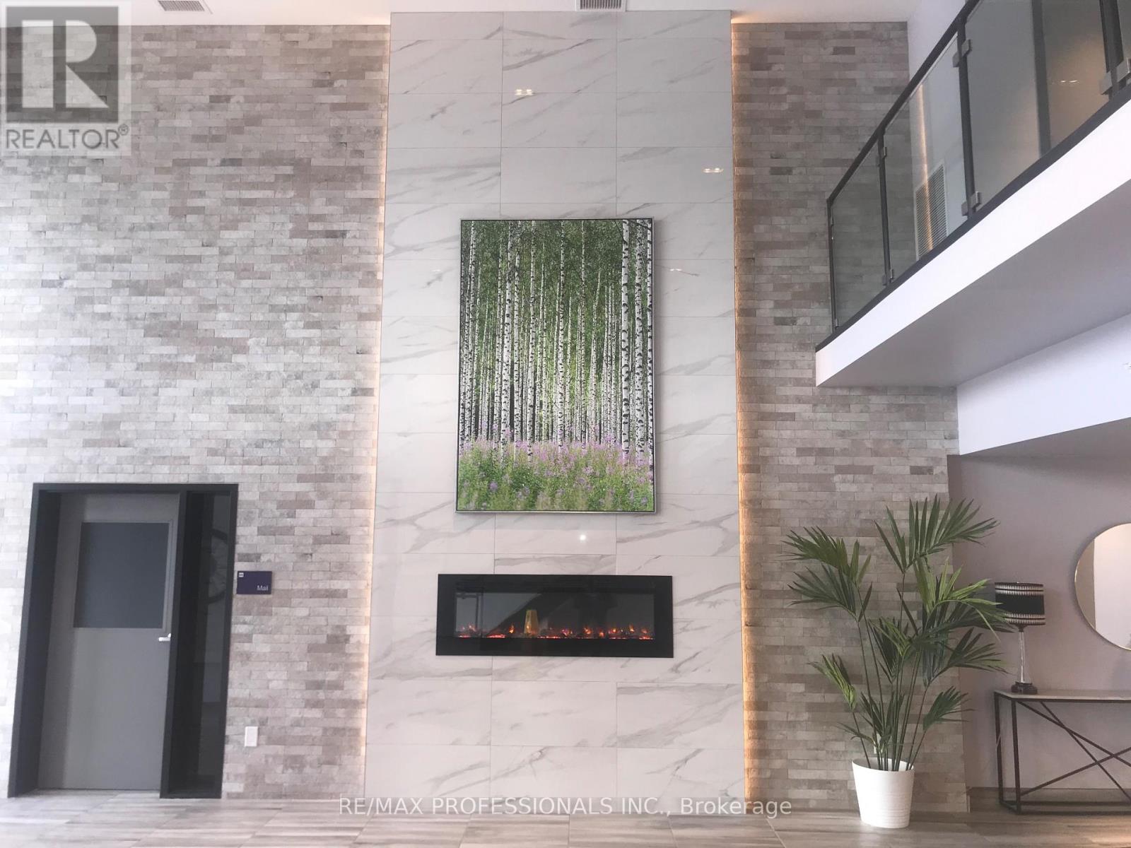 216 - 35 Kingsbury Square, Guelph, Ontario  N1L 1E6 - Photo 4 - X12518122