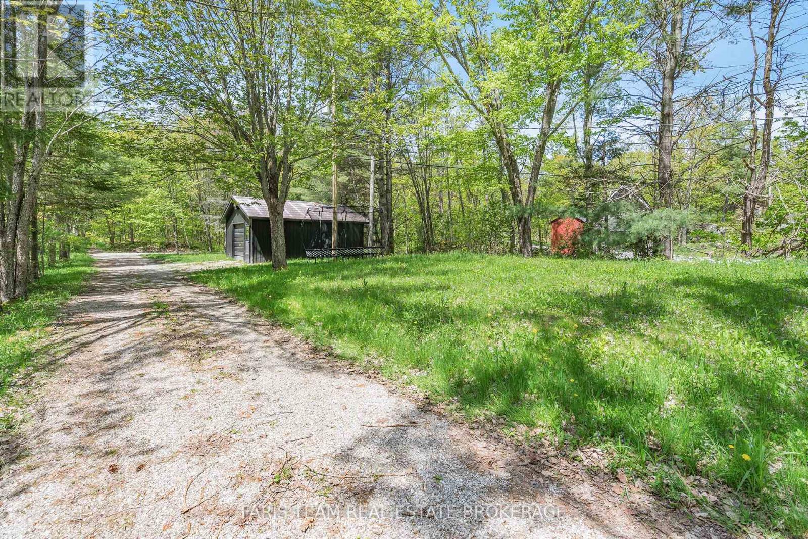 1010 Sanderson Road, Gravenhurst, Ontario  P0E 1N0 - Photo 22 - X12518134