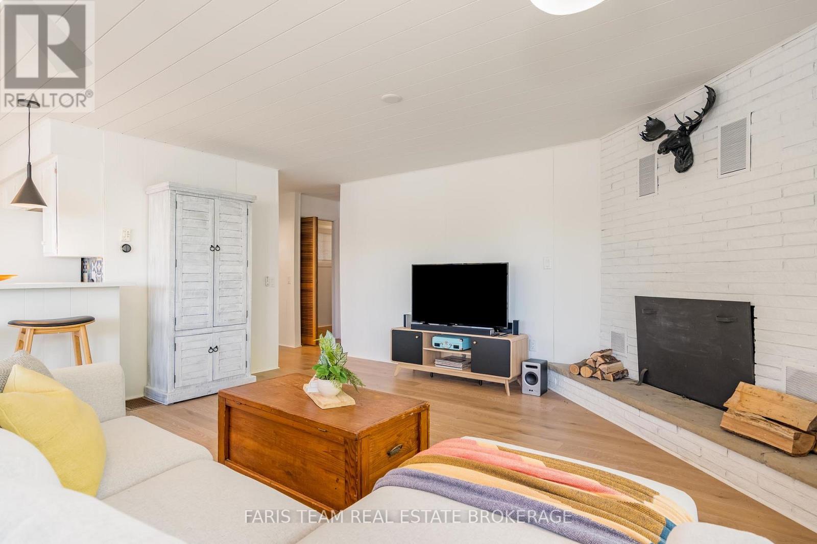 1010 Sanderson Road, Gravenhurst, Ontario  P0E 1N0 - Photo 8 - X12518134