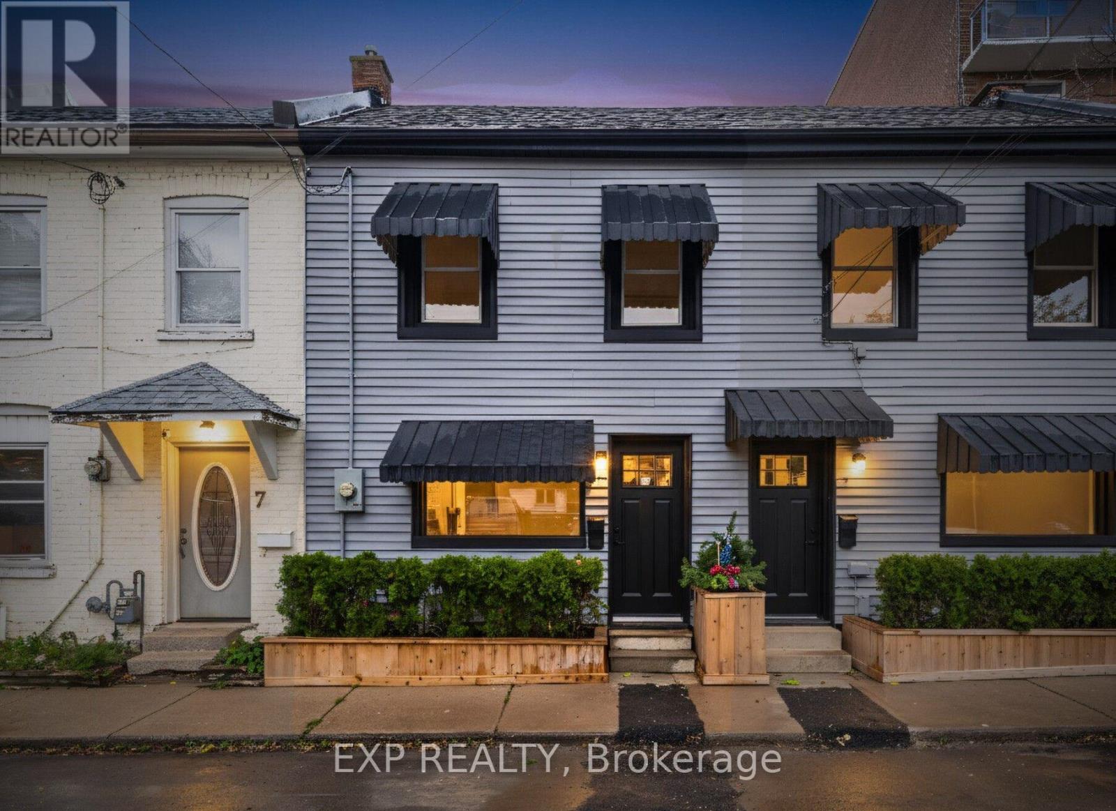 9 Ford Street, Hamilton, Ontario  L8N 2P4 - Photo 1 - X12518144