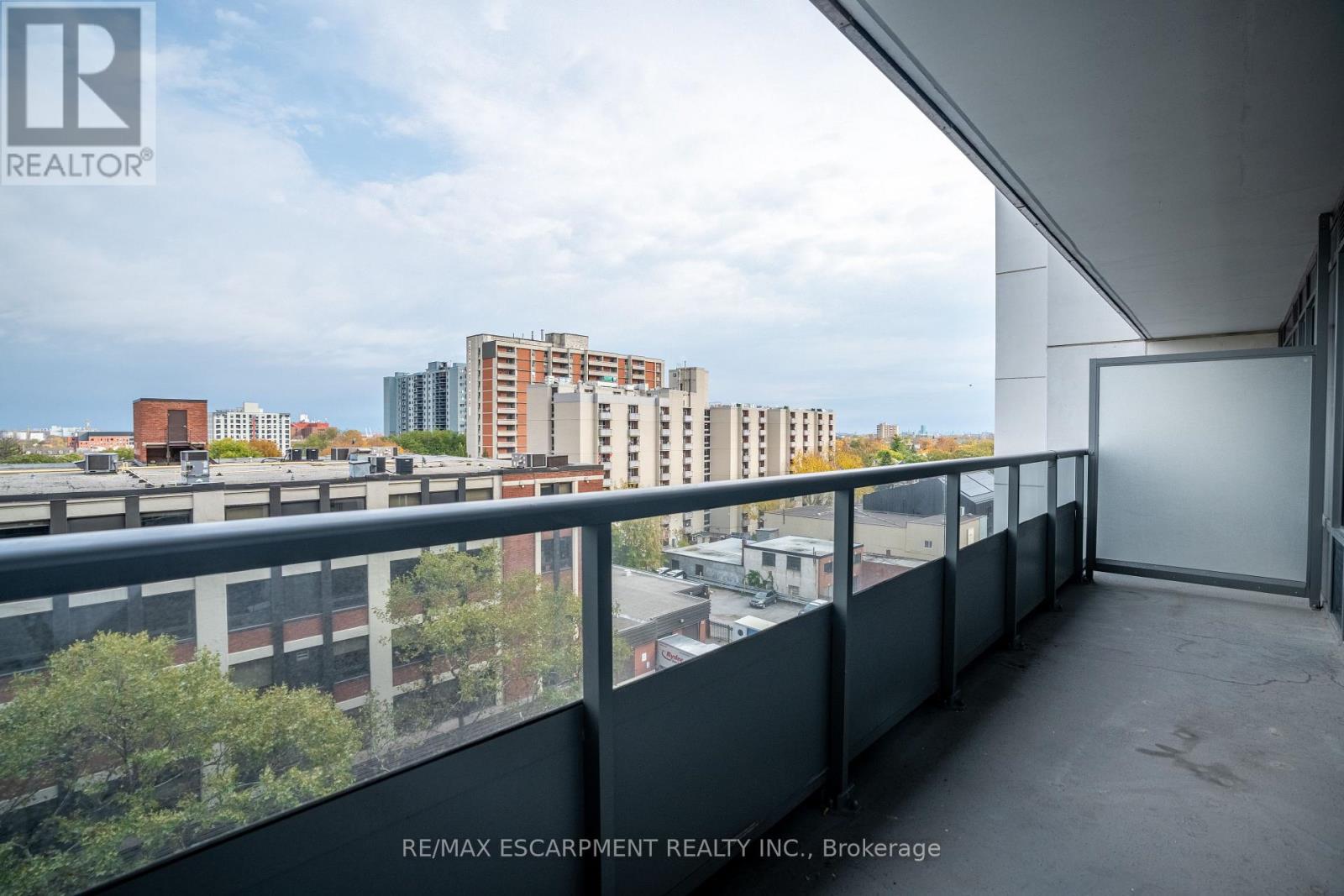 722 - 212 King William Street, Hamilton, Ontario  L9B 1K8 - Photo 12 - X12518154