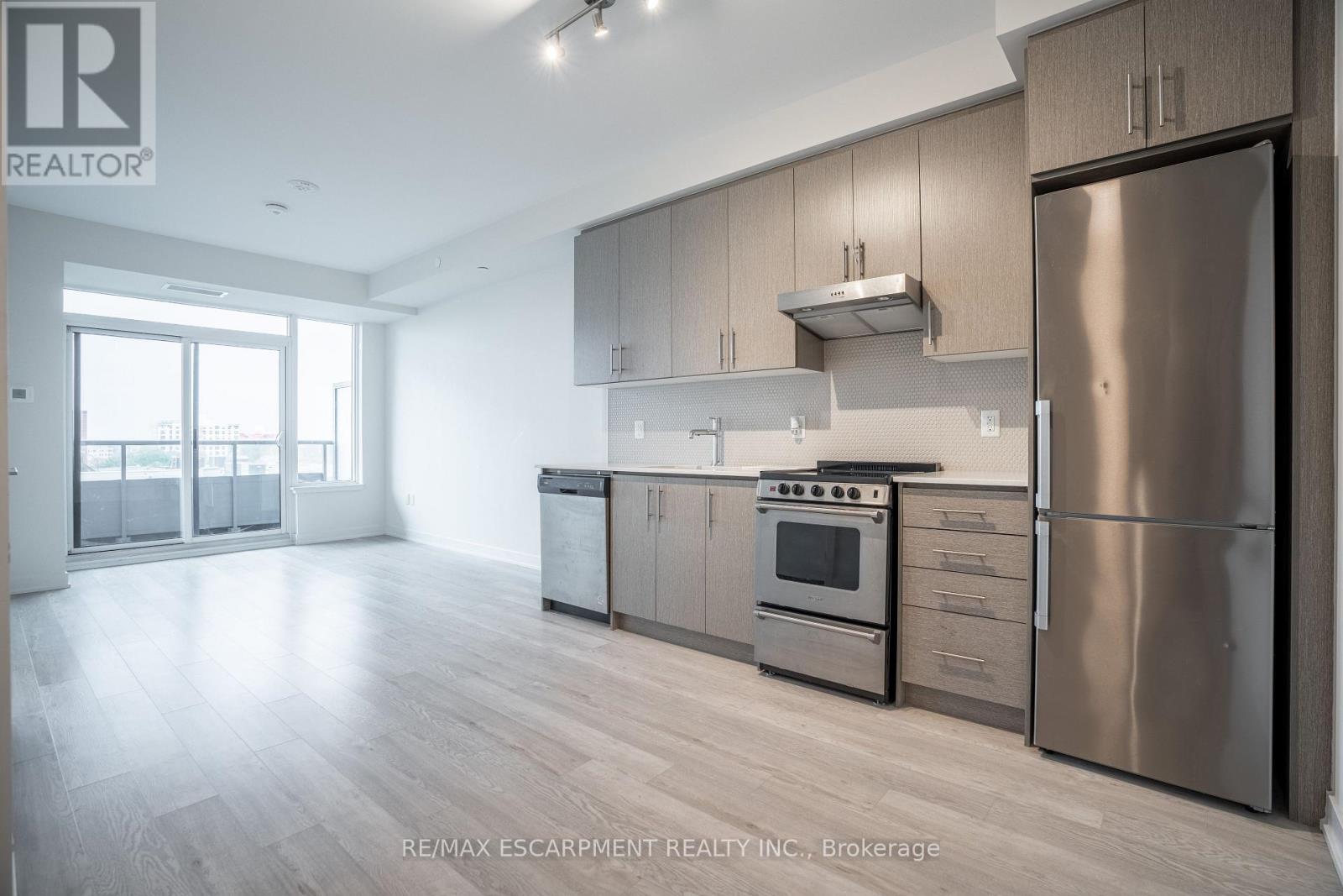 722 - 212 King William Street, Hamilton, Ontario  L9B 1K8 - Photo 3 - X12518154