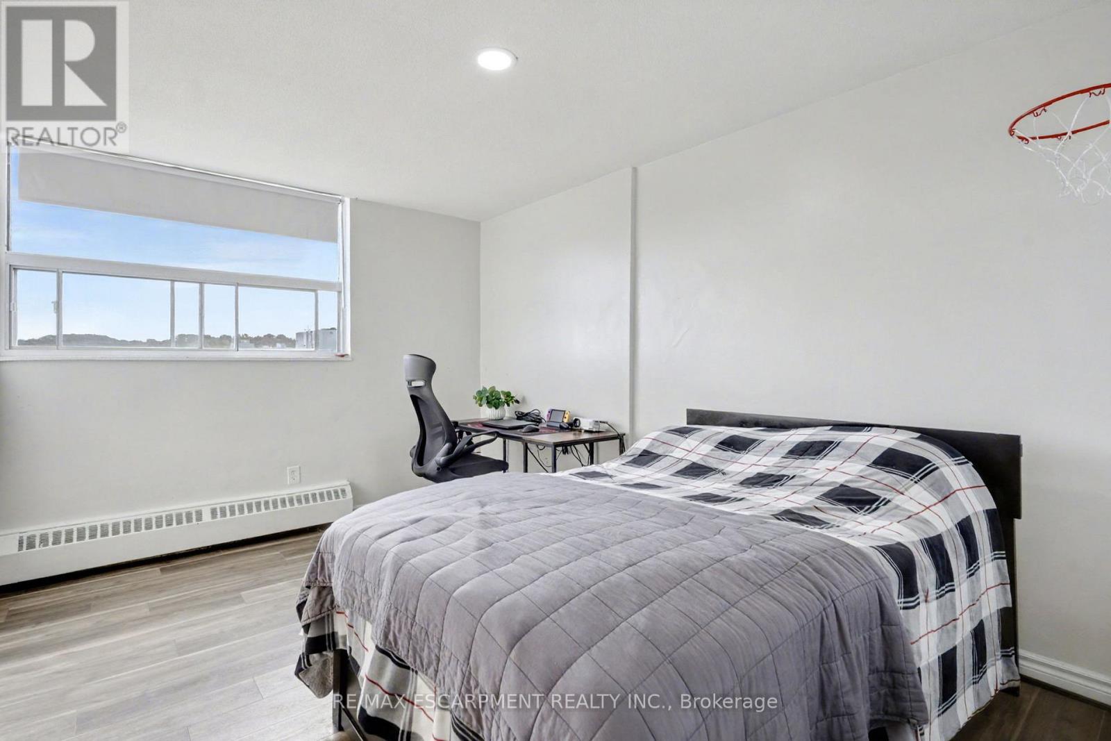 1001 - 15 Nicklaus Drive, Hamilton, Ontario  L8K 5J5 - Photo 11 - X12518268