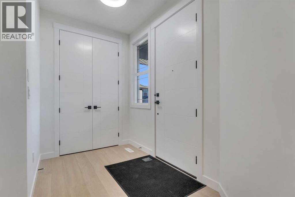 Property at 569 Muirfield Crescent image 3