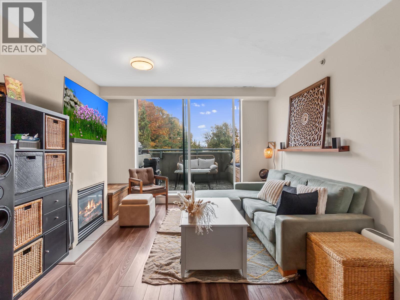 404 1159 Main Street, Vancouver, British Columbia  V6A 4B6 - Photo 2 - R3065454