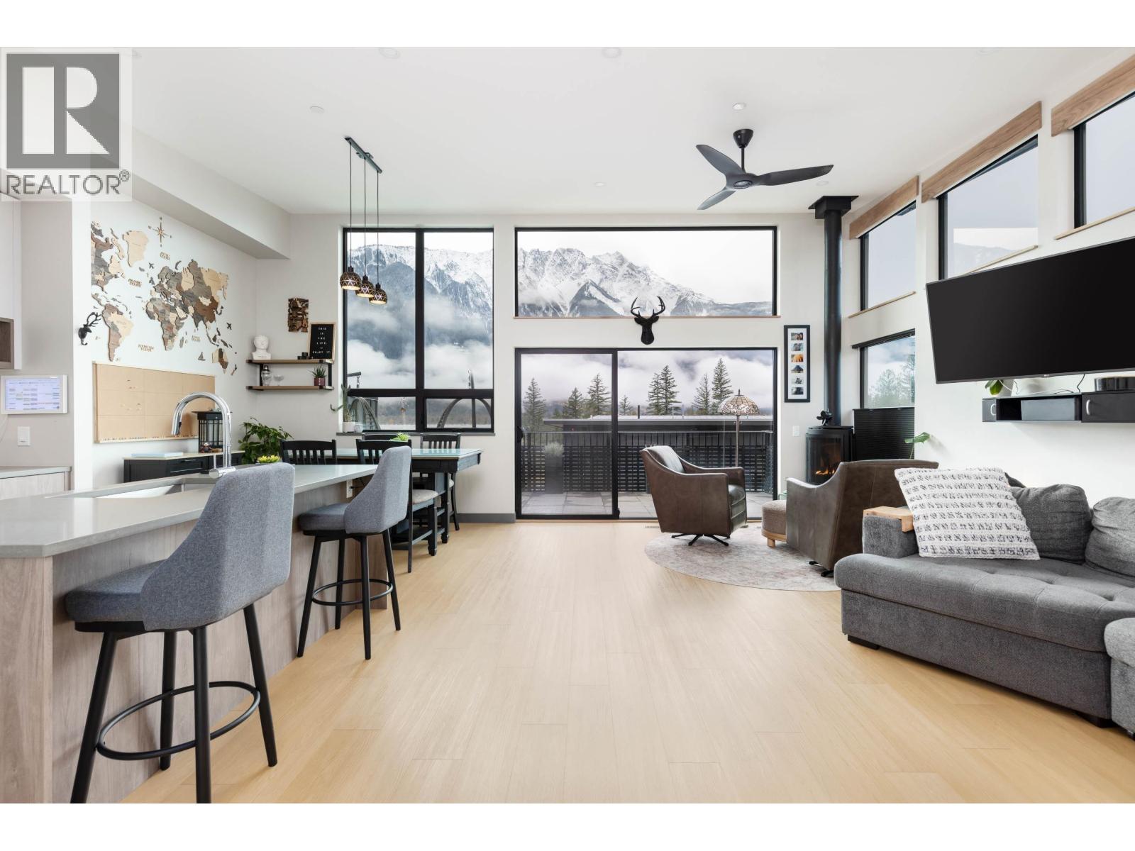 50 4000 Sunstone Way, Pemberton, British Columbia V0N 2L3 - Photo 1 - R3065470