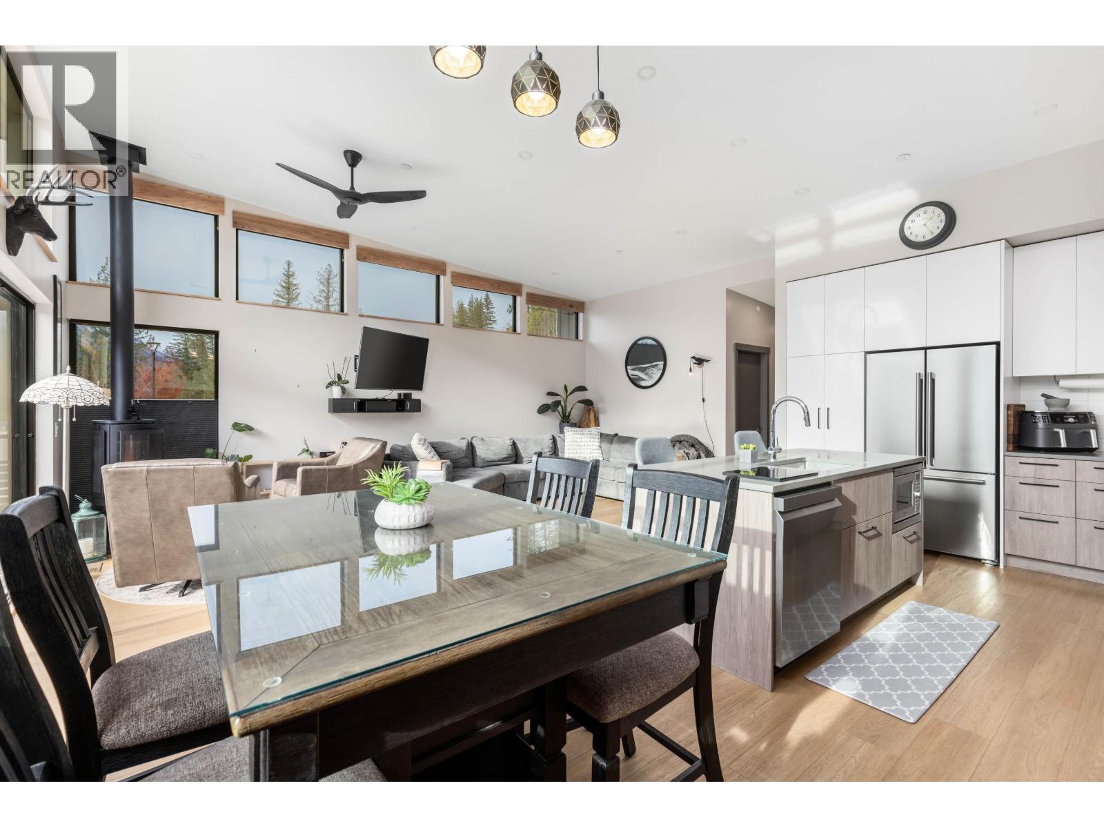 50 4000 Sunstone Way, Pemberton, British Columbia V0N 2L3 - Photo 4 - R3065470