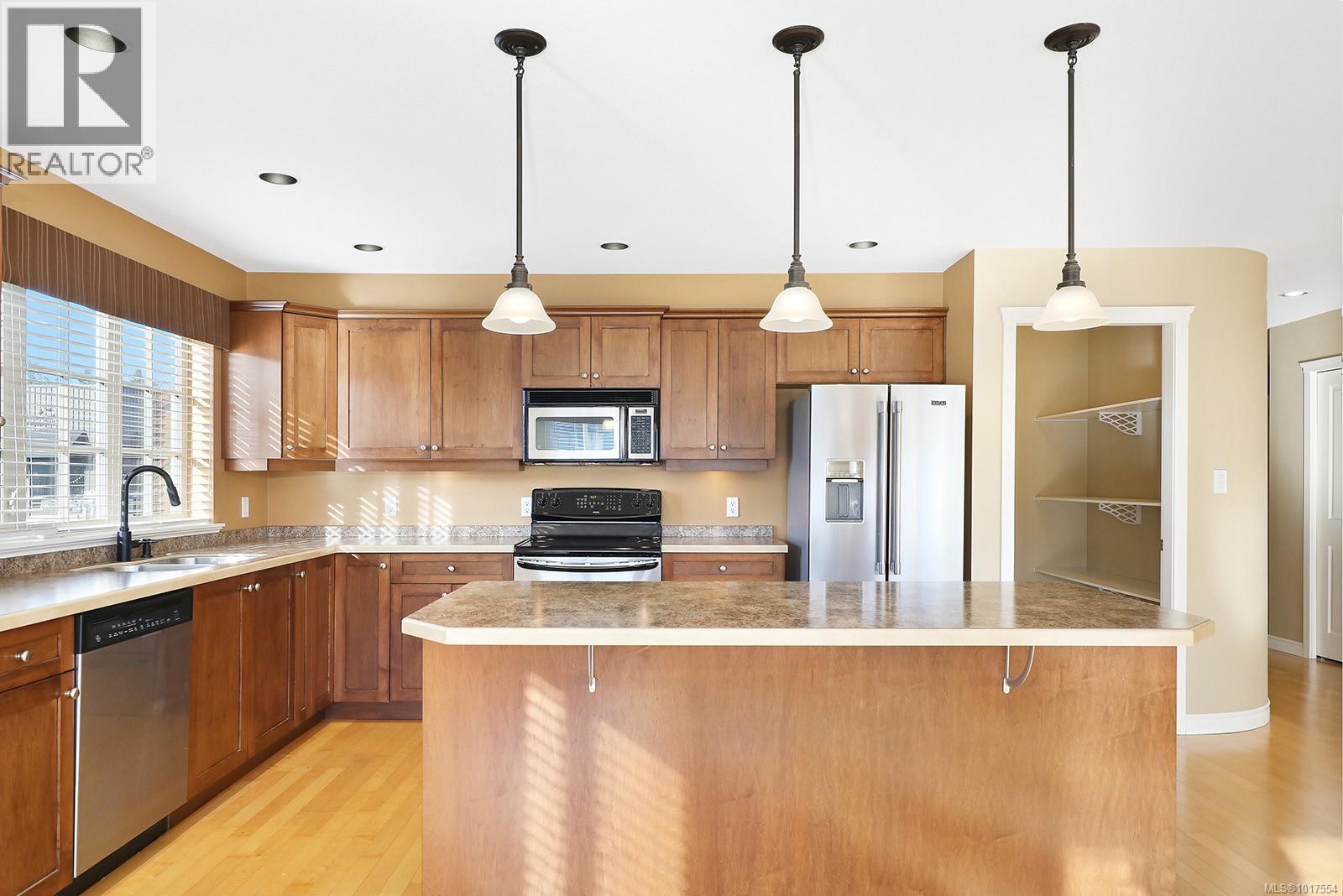 203 1705 Comox Ave, Comox, British Columbia V9M 3M1 - Photo 18 - 1017554