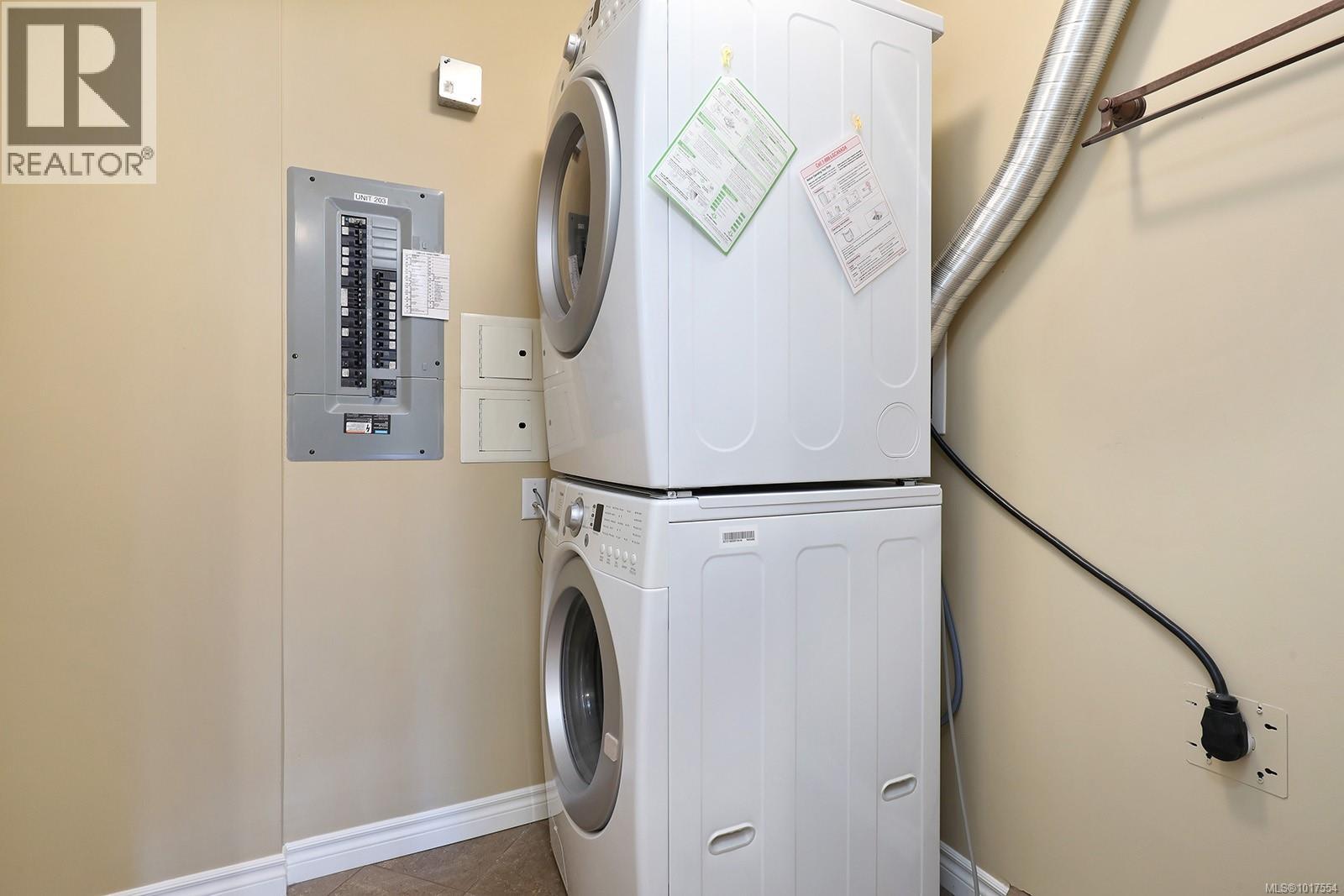 203 1705 Comox Ave, Comox, British Columbia V9M 3M1 - Photo 28 - 1017554