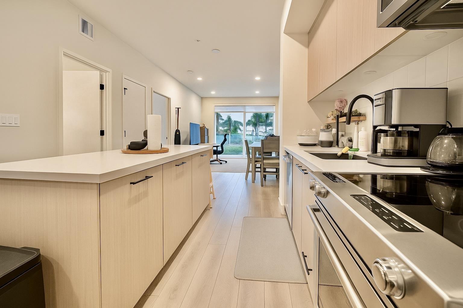 126 2635 King George Boulevard, Surrey, British Columbia  V4P 0H7 - Photo 2 - R3062749