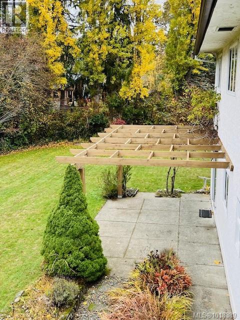 1575 Mileva Lane, Saanich, British Columbia  V8N 2V6 - Photo 25 - 1018389