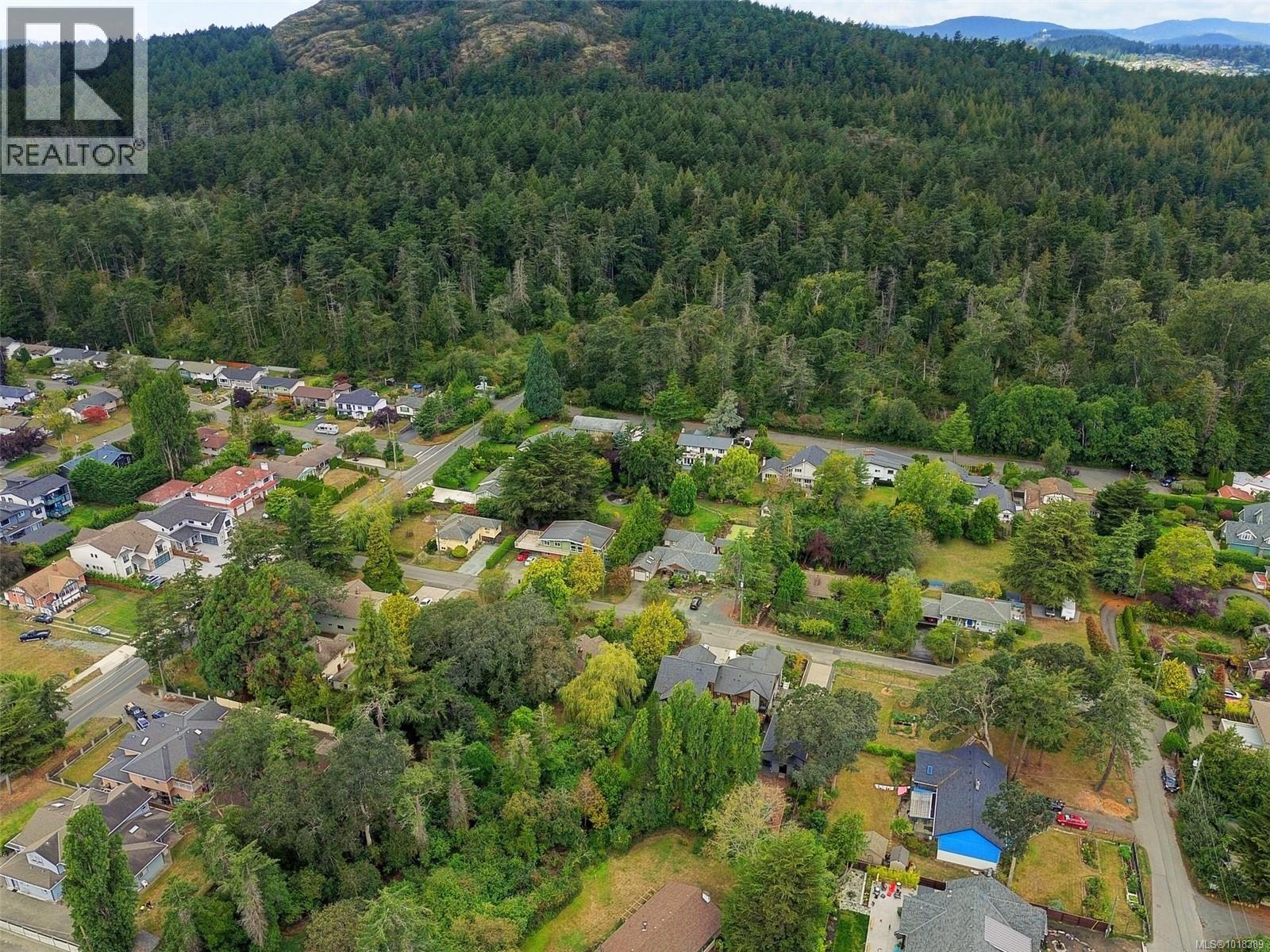 1575 Mileva Lane, Saanich, British Columbia  V8N 2V6 - Photo 18 - 1018389