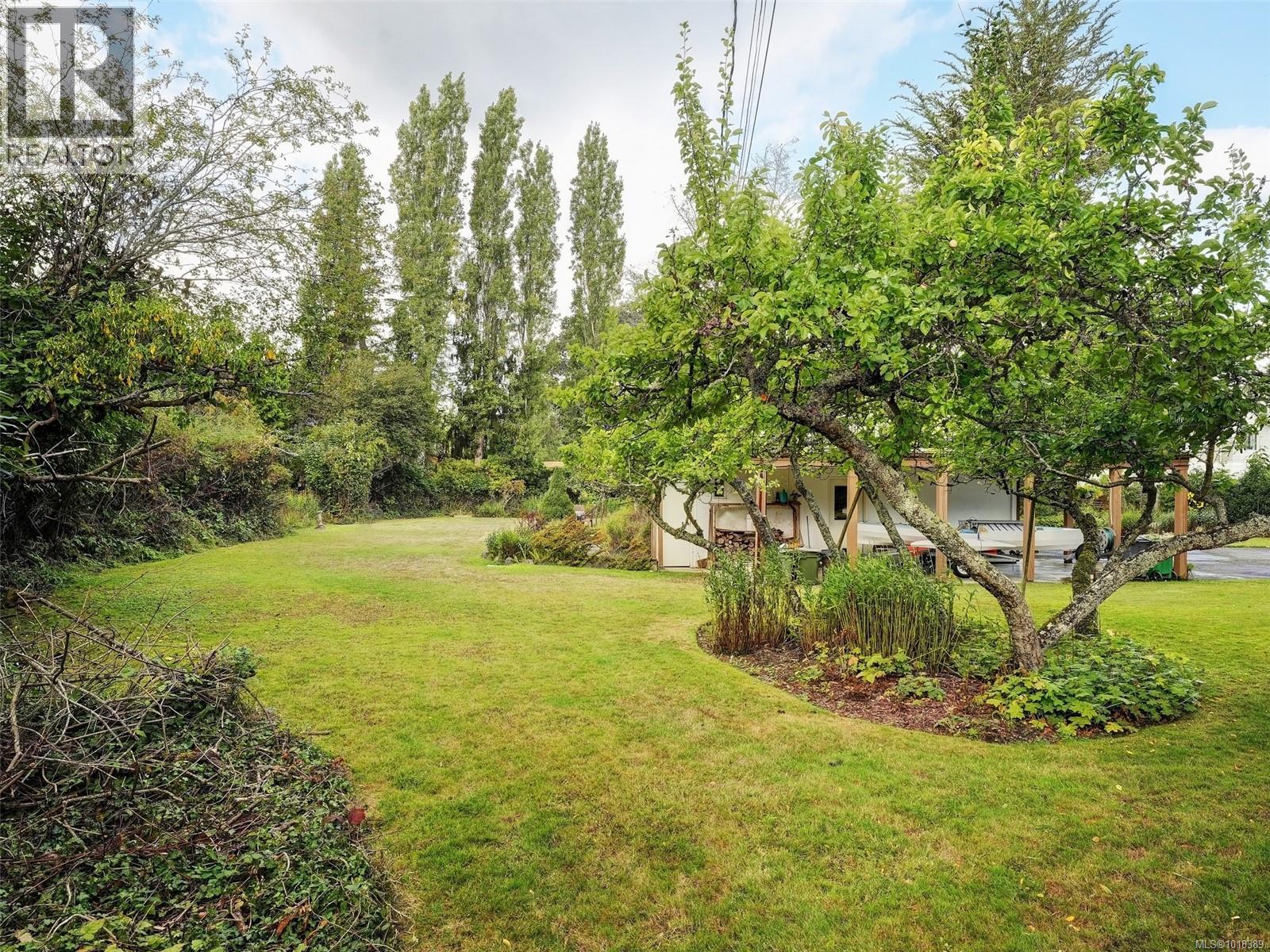 1575 Mileva Lane, Saanich, British Columbia  V8N 2V6 - Photo 7 - 1018389