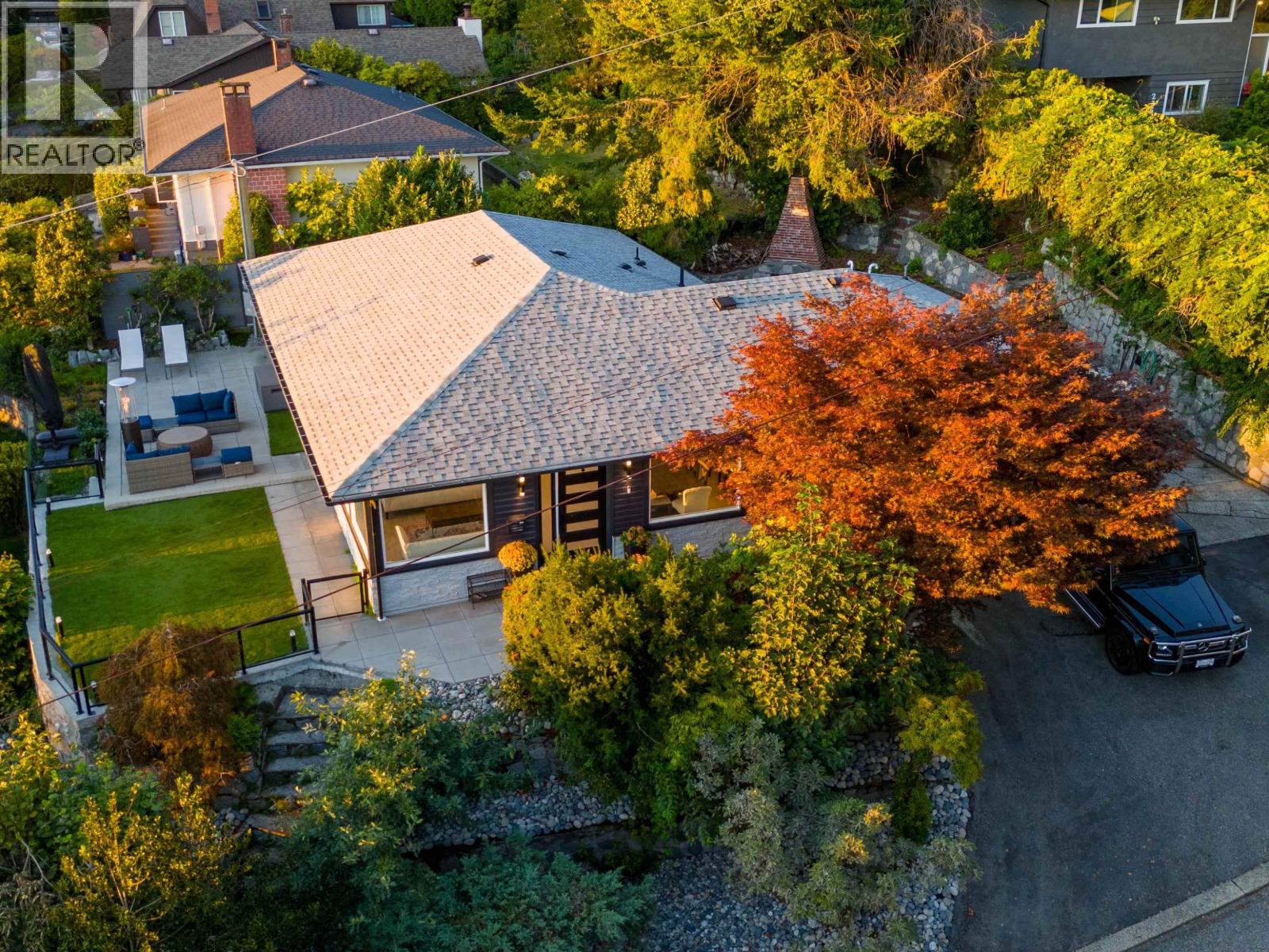 3812 DALKEITH DRIVE, North Vancouver, British Columbia