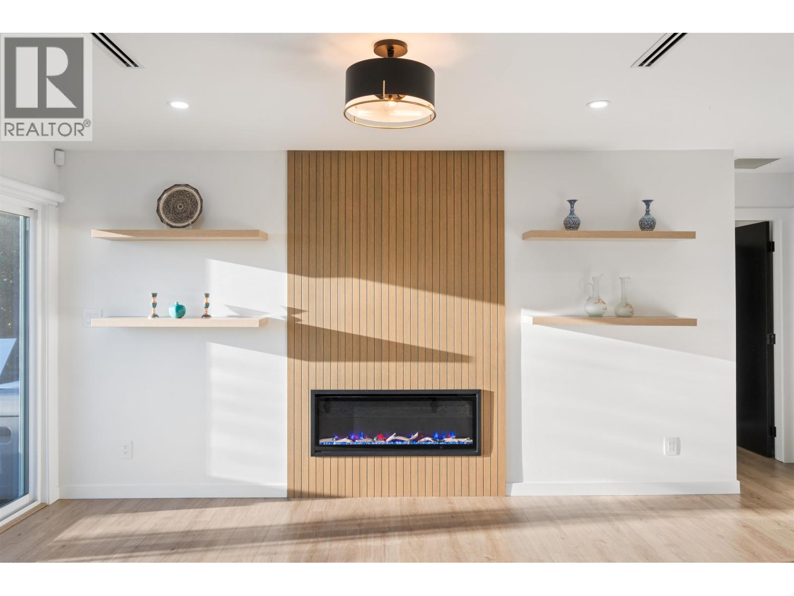 3812 Dalkeith Drive, North Vancouver, British Columbia V7N 3N6 - Photo 10 - R3065444