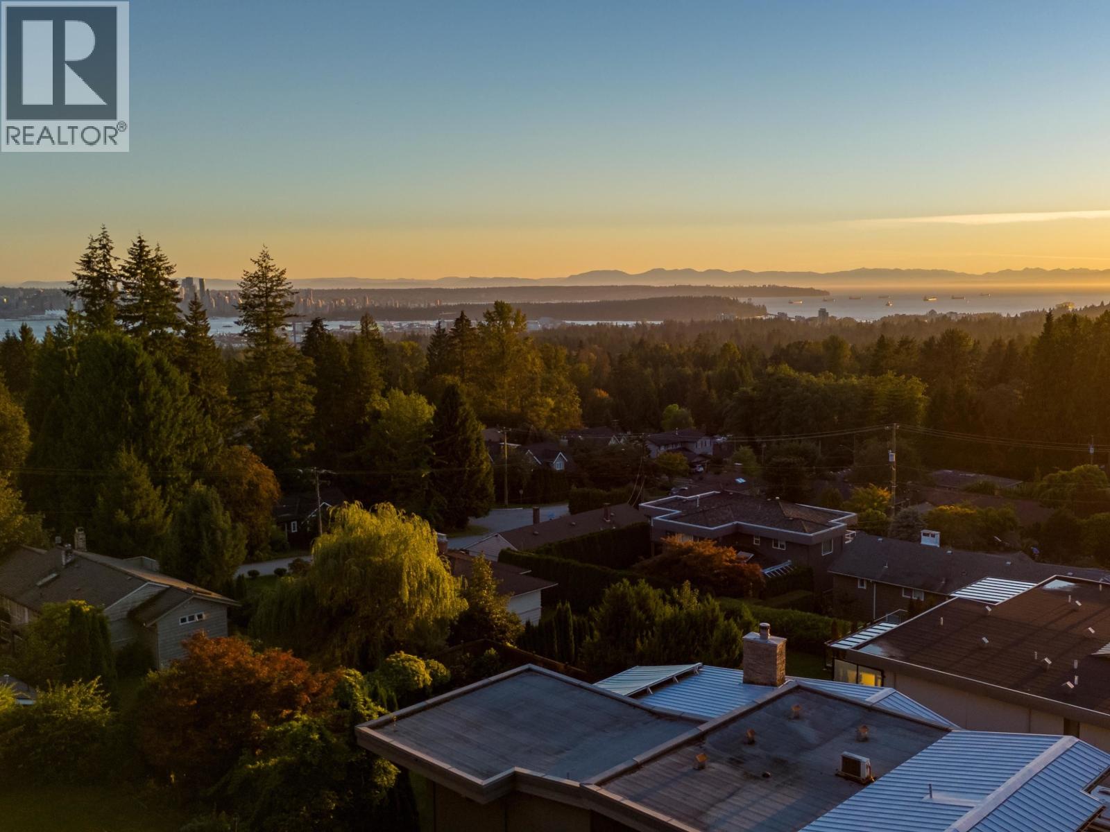 3812 Dalkeith Drive, North Vancouver, British Columbia V7N 3N6 - Photo 20 - R3065444