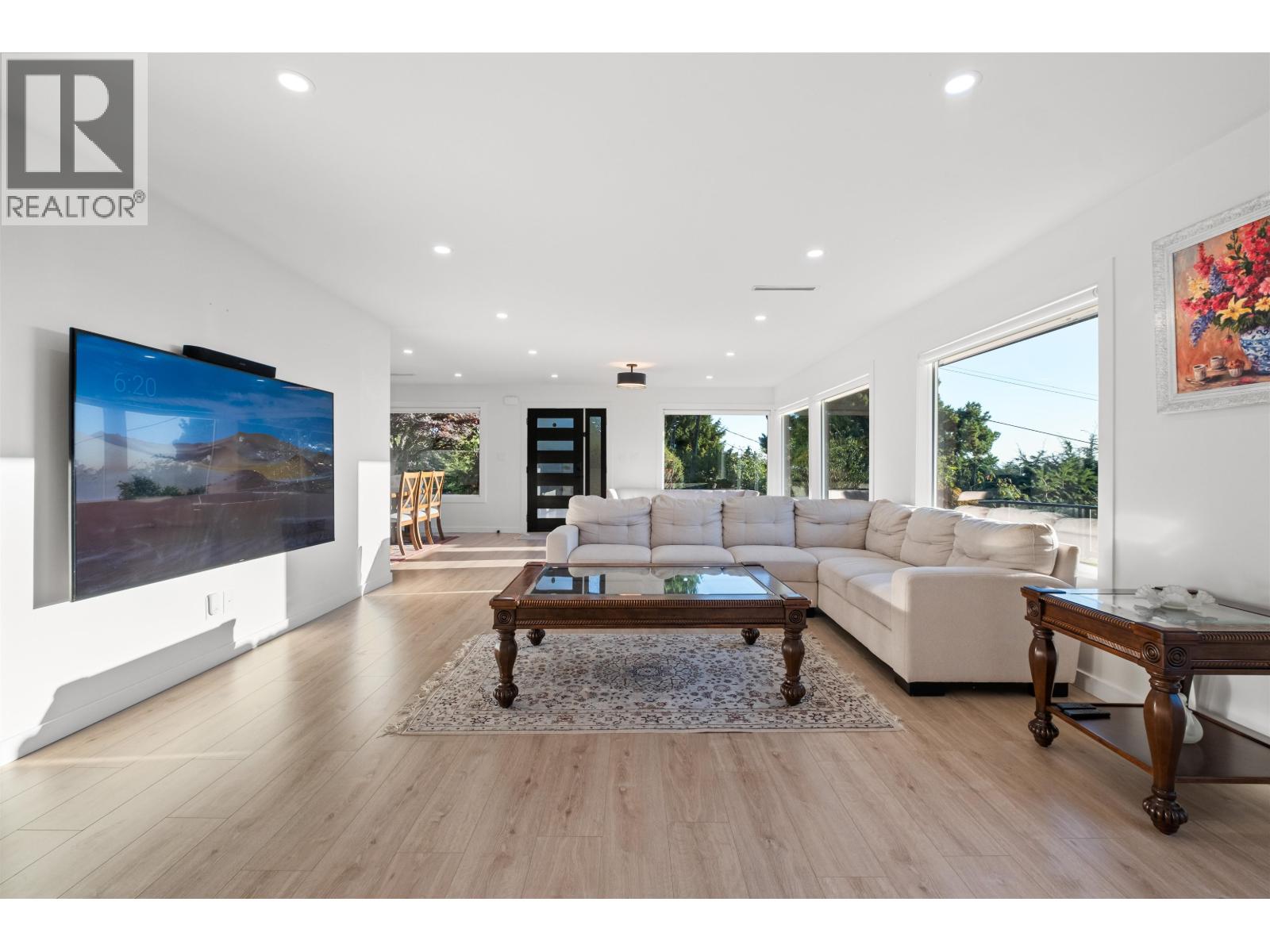 3812 Dalkeith Drive, North Vancouver, British Columbia V7N 3N6 - Photo 6 - R3065444