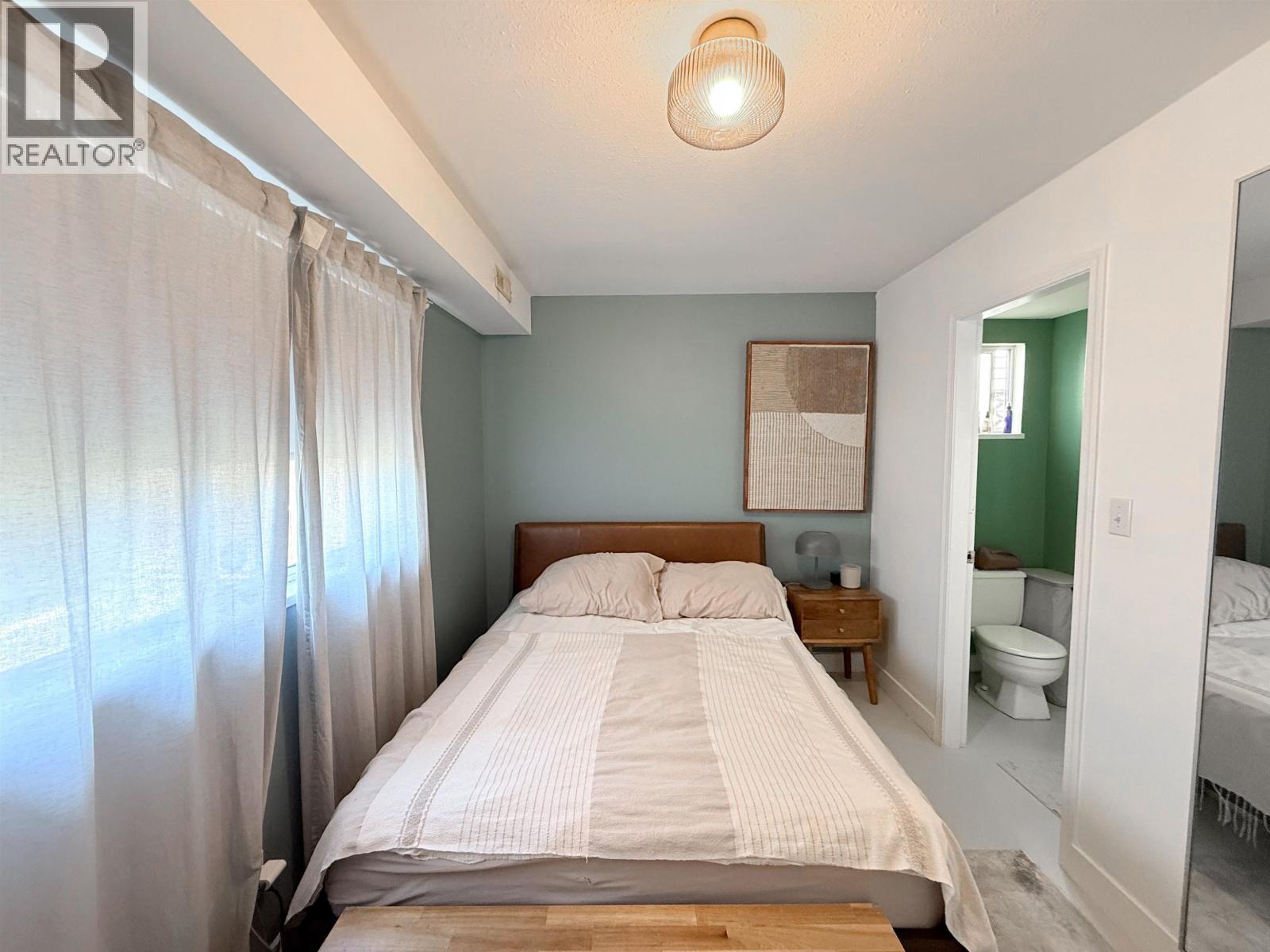 1717 Tatlow Avenue, North Vancouver, British Columbia V7P 3A1 - Photo 16 - R3065447