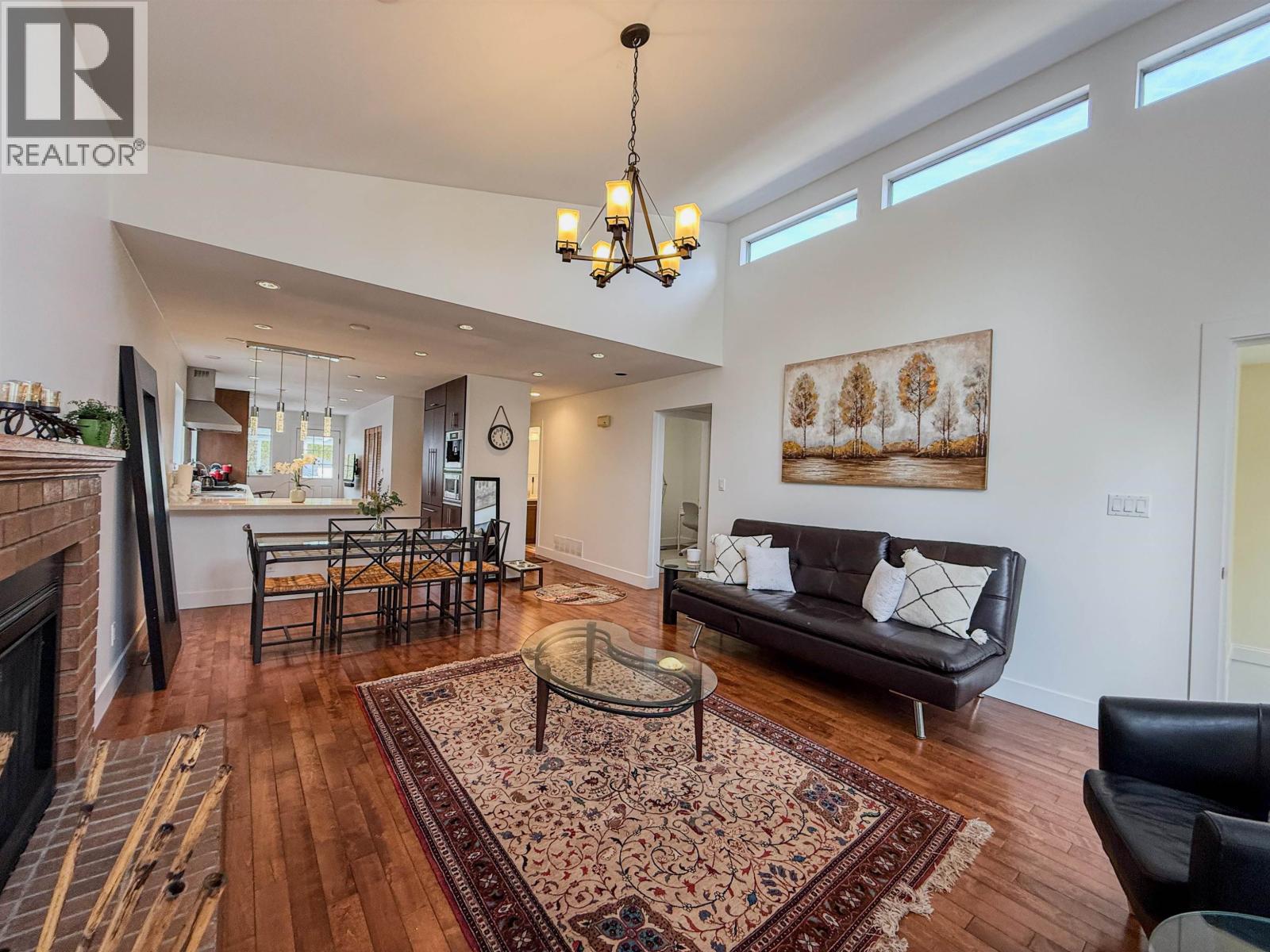 1717 Tatlow Avenue, North Vancouver, British Columbia V7P 3A1 - Photo 2 - R3065447