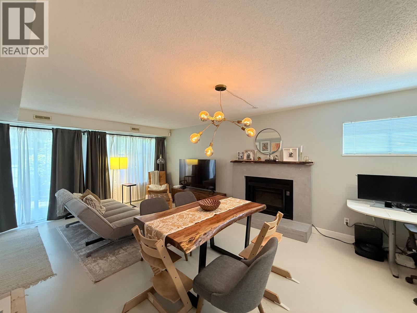 1717 Tatlow Avenue, North Vancouver, British Columbia V7P 3A1 - Photo 23 - R3065447