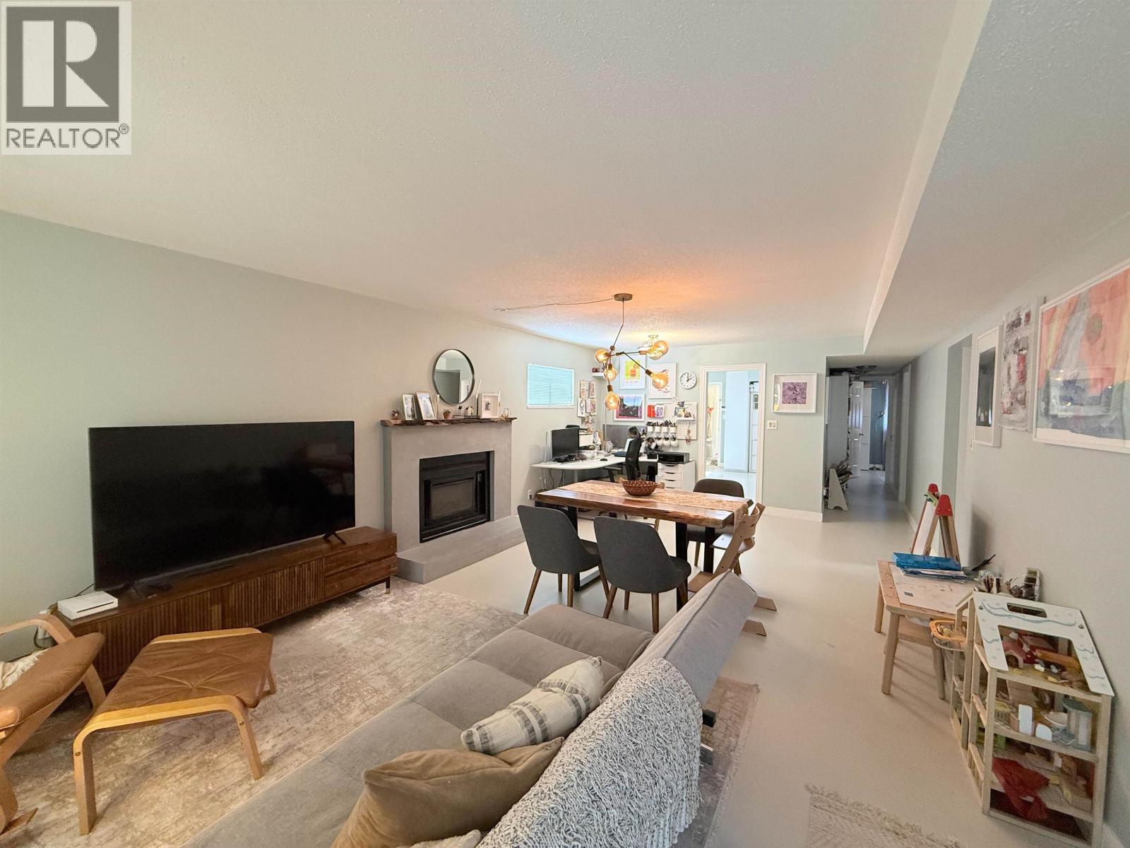 1717 Tatlow Avenue, North Vancouver, British Columbia V7P 3A1 - Photo 24 - R3065447